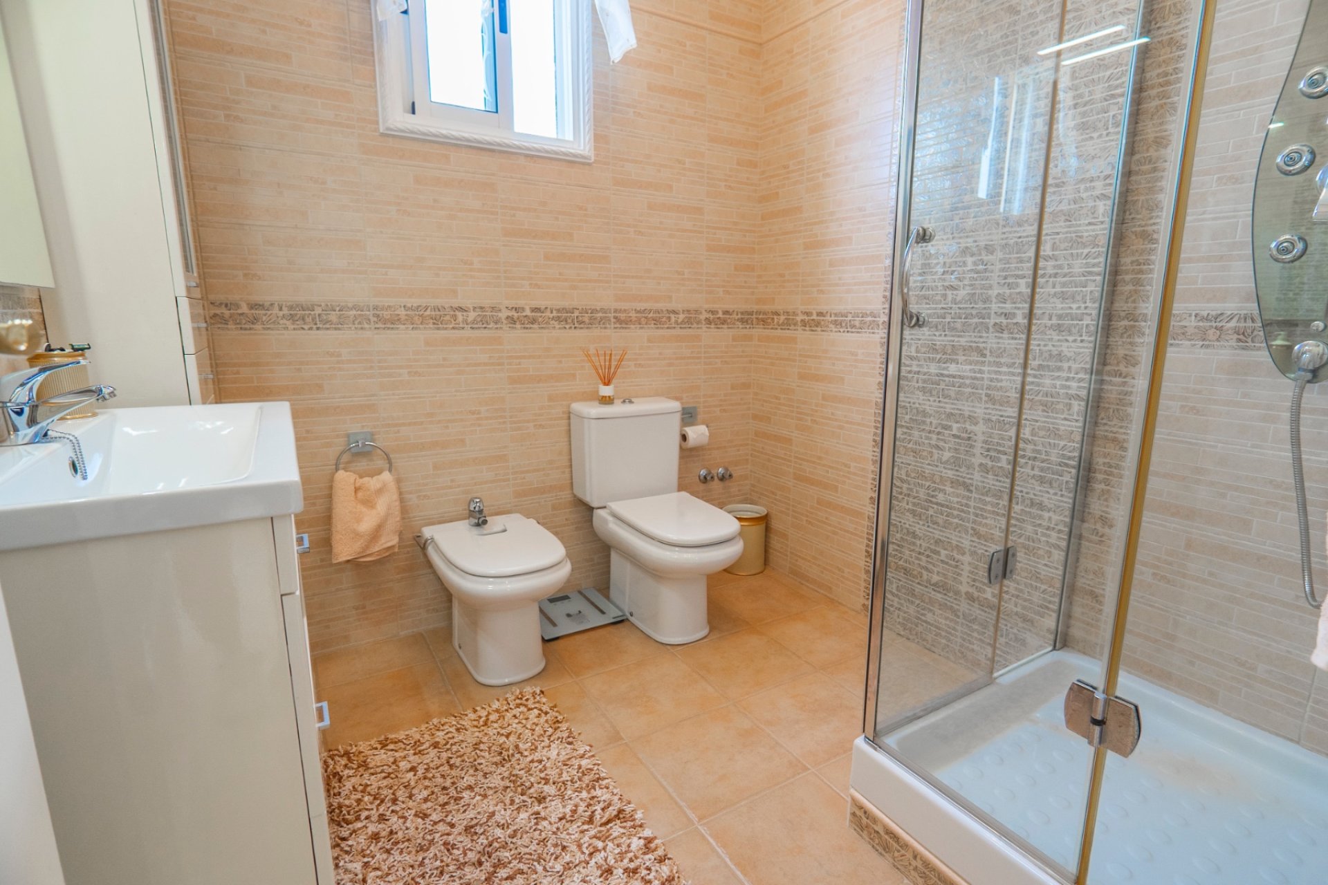 Återförsäljning - Detached villa -
Ciudad quesada - Rojales