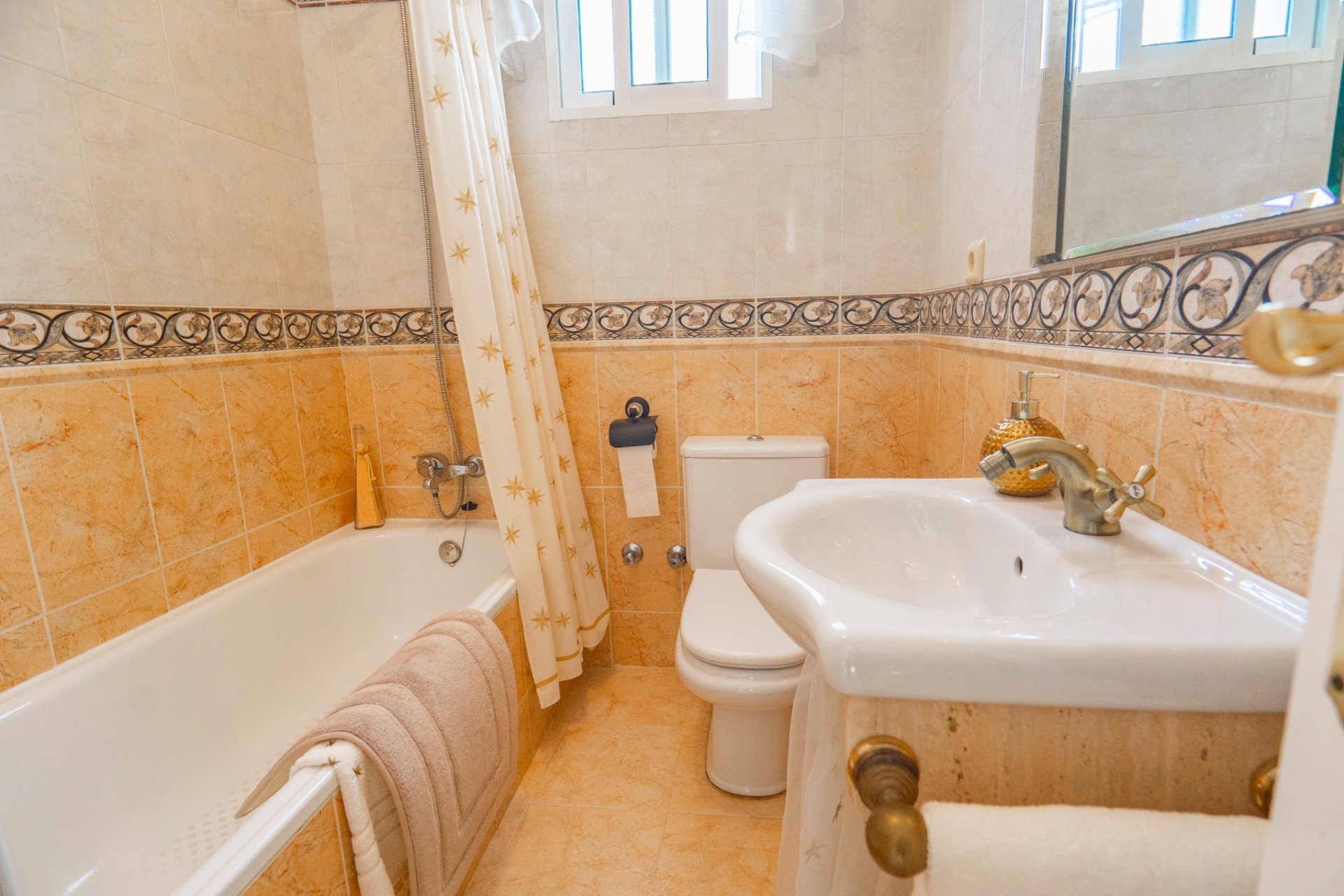 Återförsäljning - Detached villa -
Ciudad quesada - Rojales