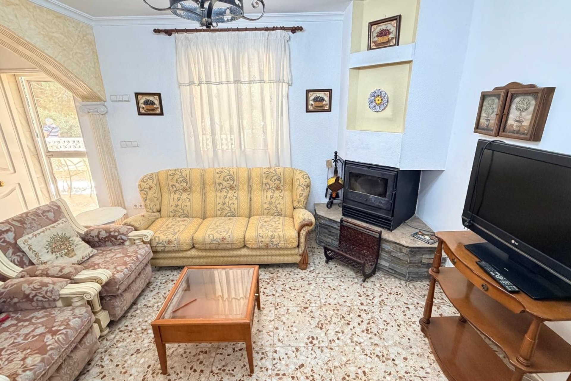 Återförsäljning - Detached villa -
Crevillente
