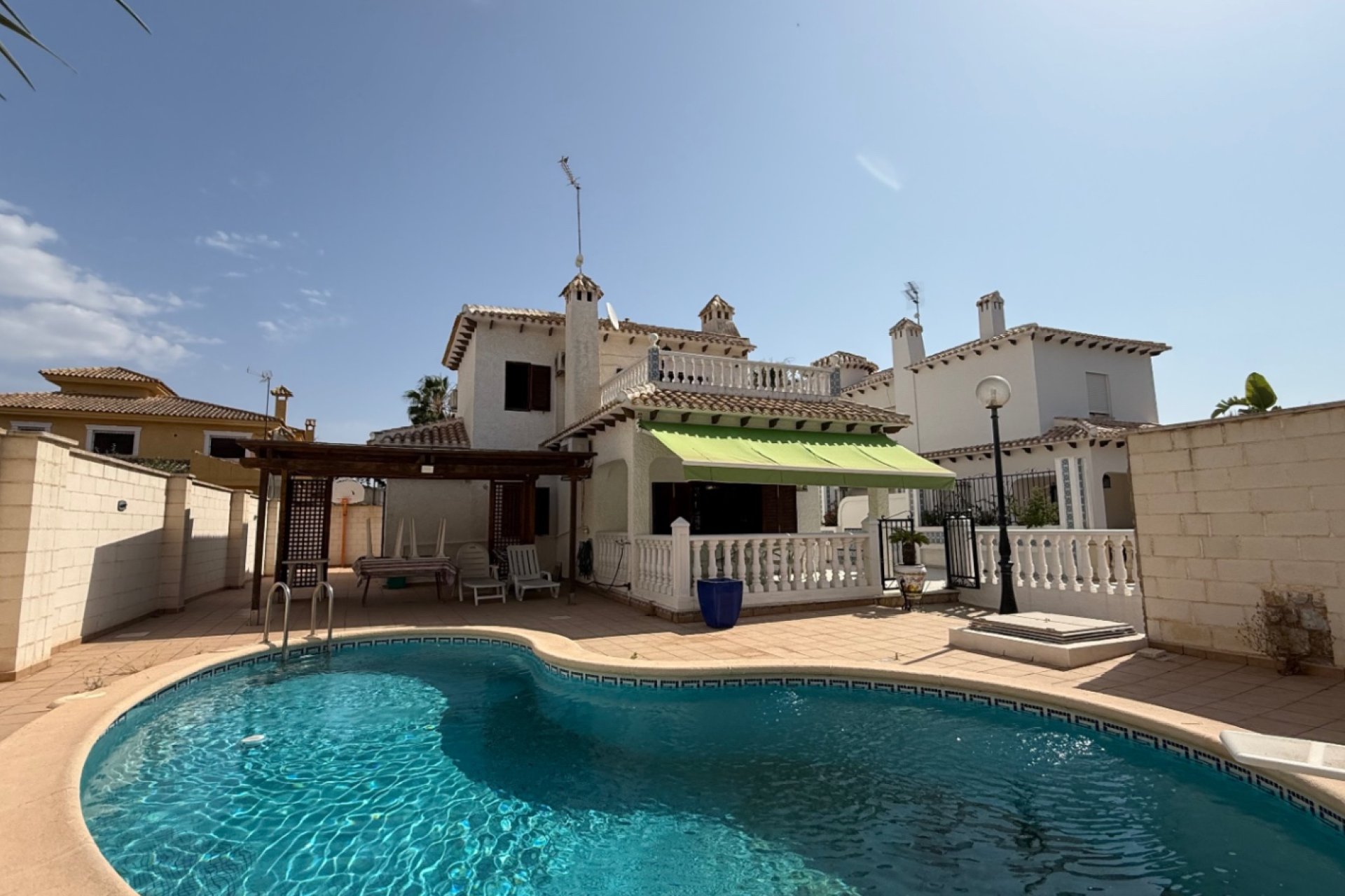 Återförsäljning - Detached villa -
Orihuela - Costa Blanca Sur