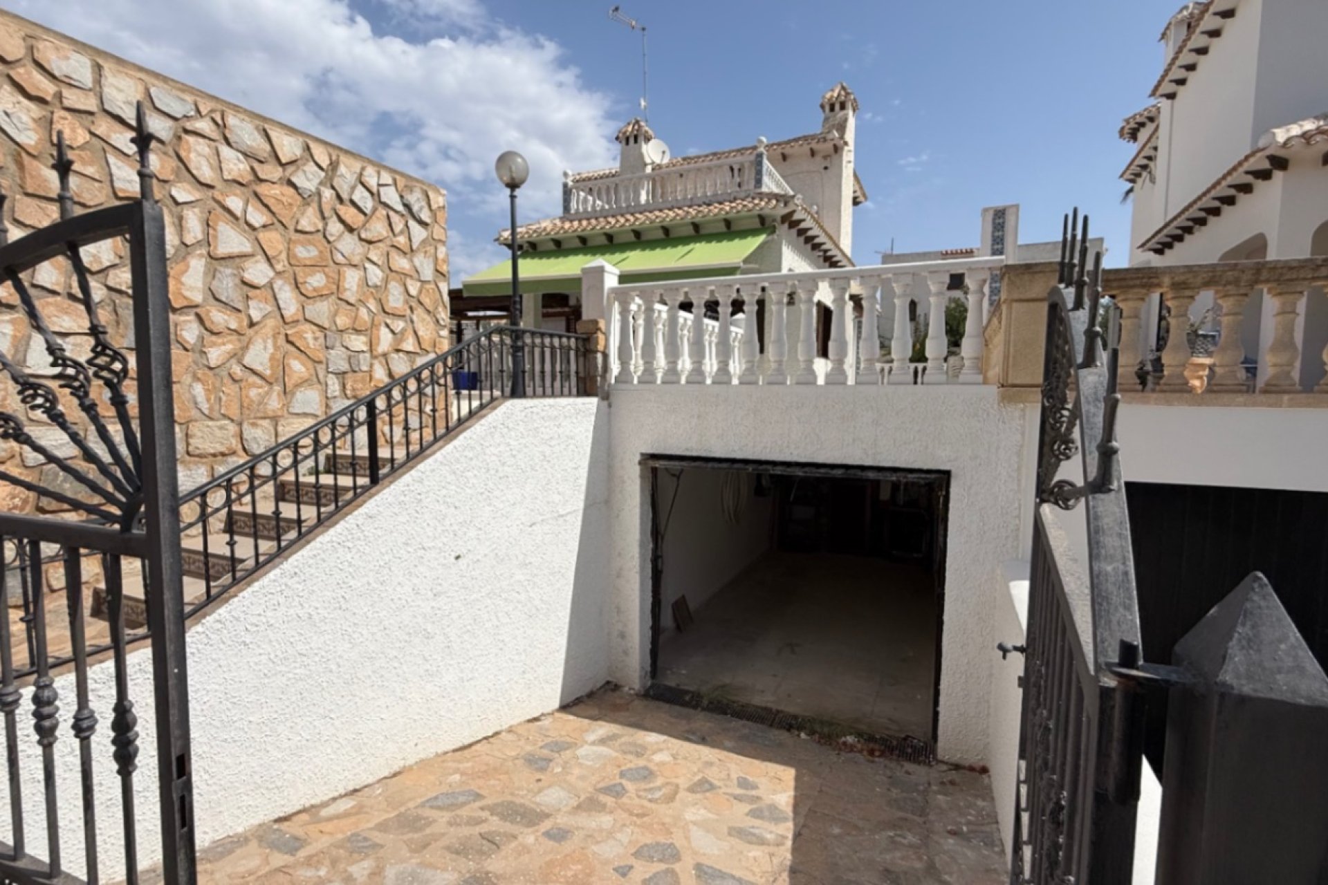 Återförsäljning - Detached villa -
Orihuela - Costa Blanca Sur