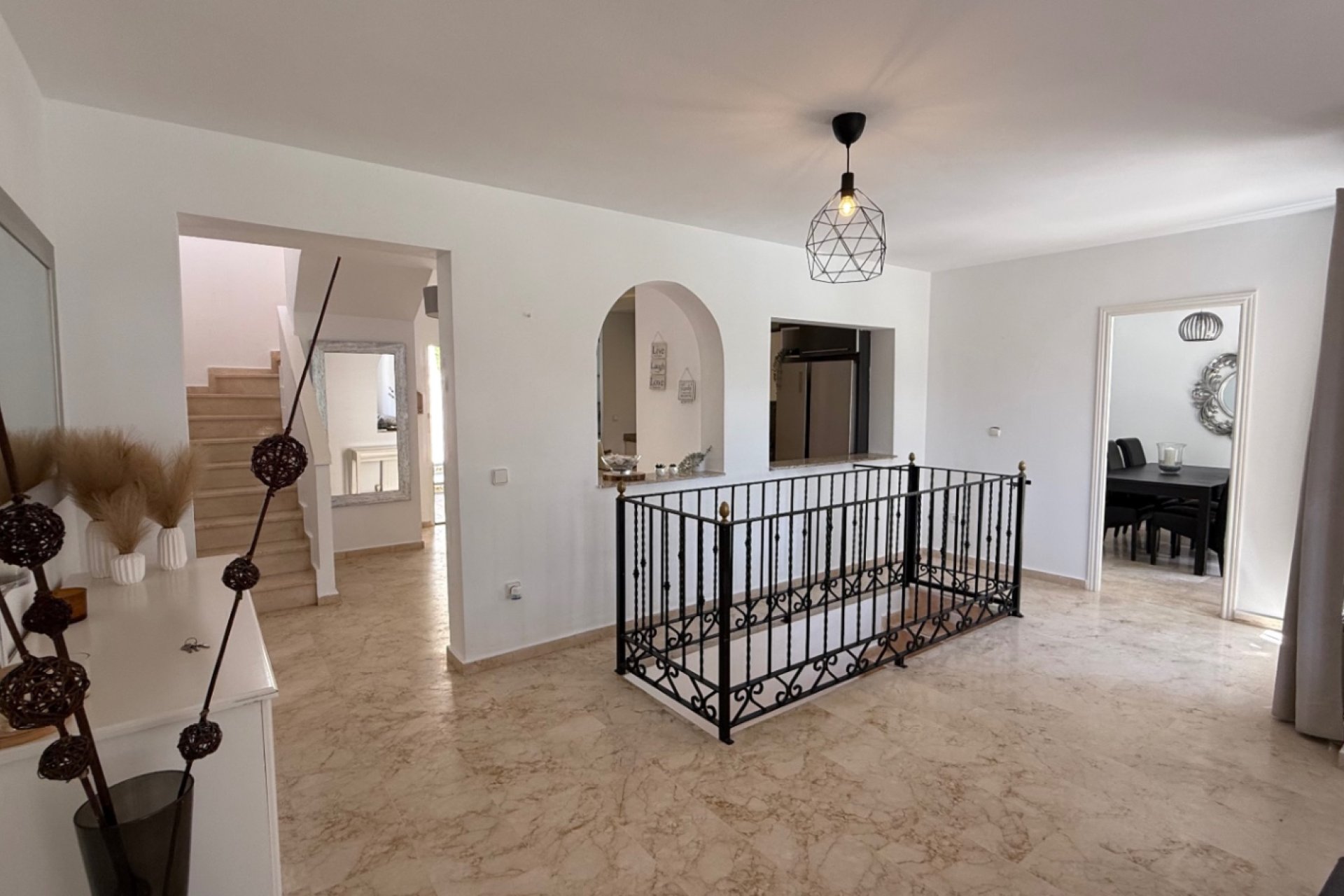 Återförsäljning - Detached villa -
Orihuela - Costa Blanca Sur