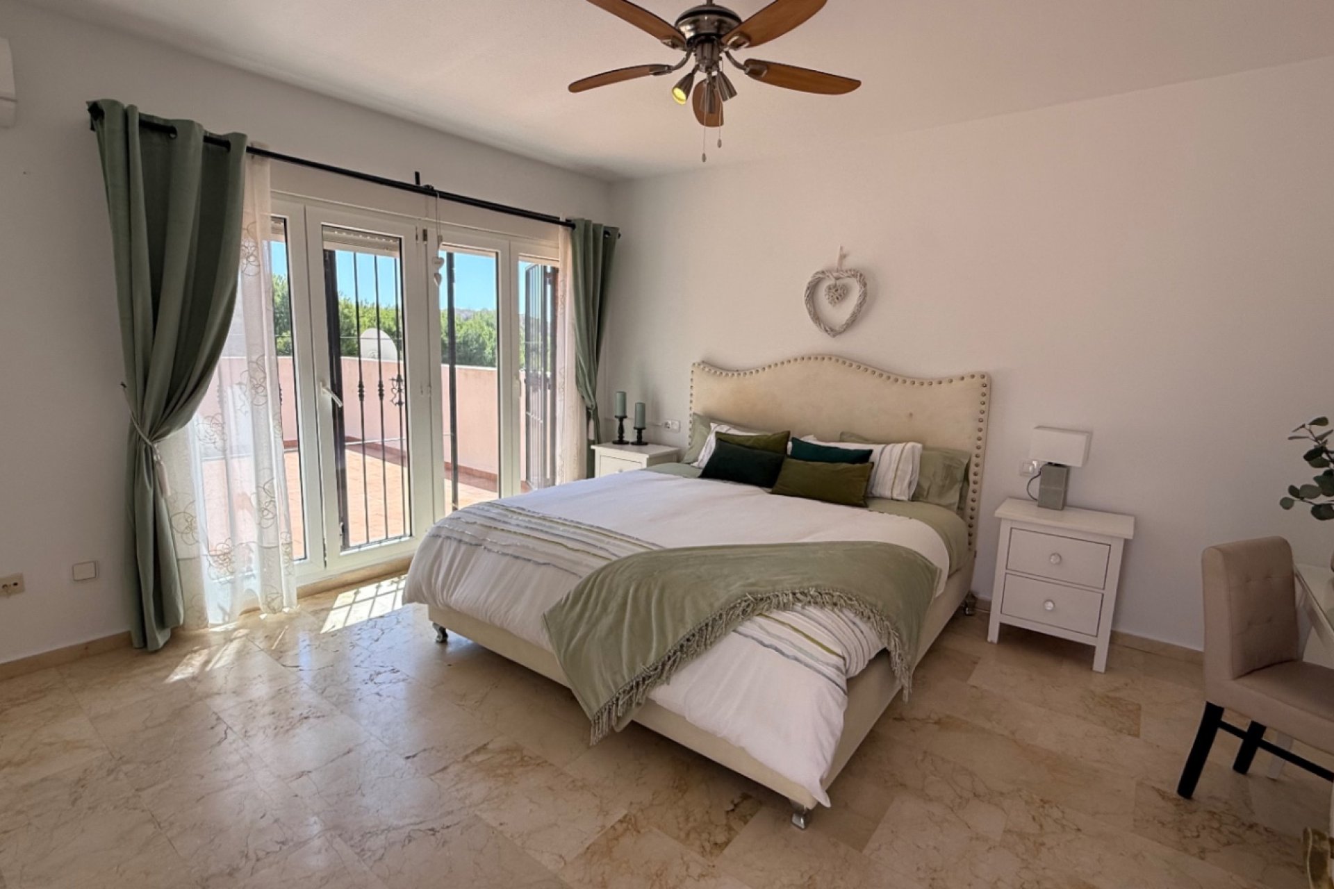 Återförsäljning - Detached villa -
Orihuela - Costa Blanca Sur