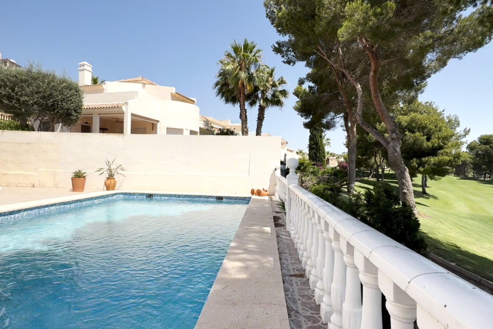 Återförsäljning - Detached villa -
Orihuela - Costa Blanca Sur