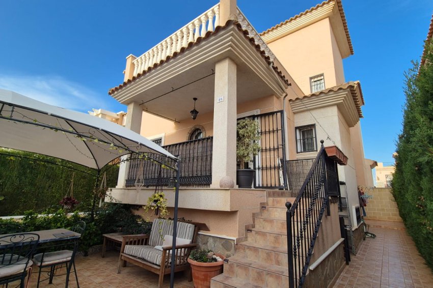 Återförsäljning - Detached villa -
Orihuela Costa - Costa Blanca Sur