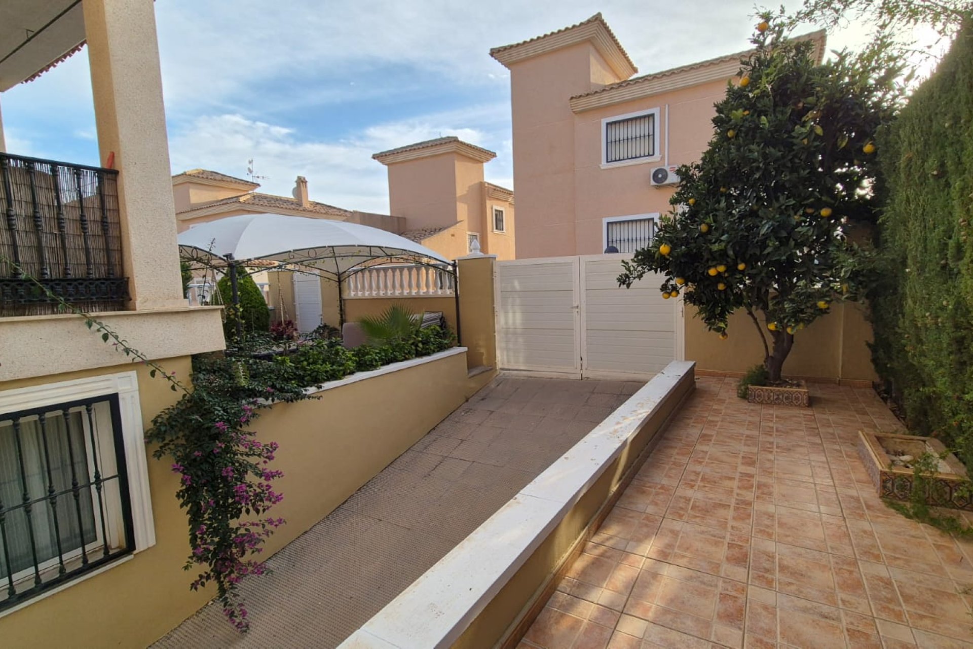 Återförsäljning - Detached villa -
Orihuela Costa - Costa Blanca Sur