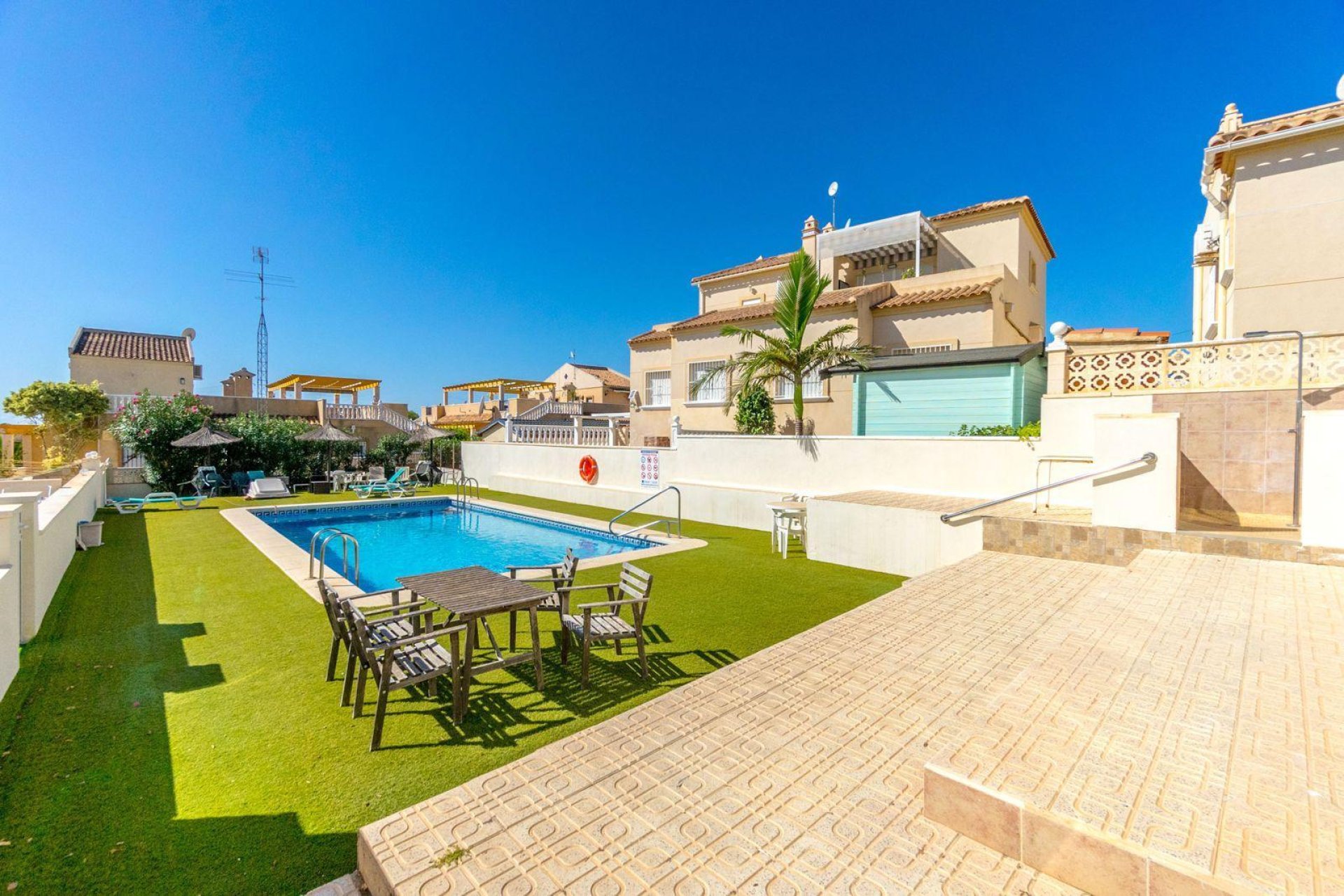 Återförsäljning - Detached villa -
Orihuela Costa - Las Filipinas
