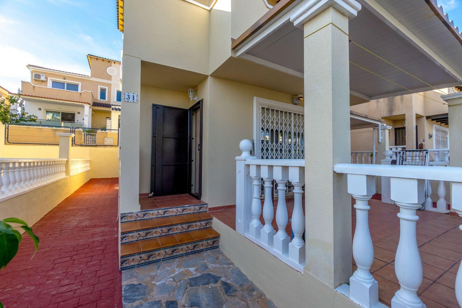 Återförsäljning - Detached villa -
Orihuela Costa - Las Filipinas