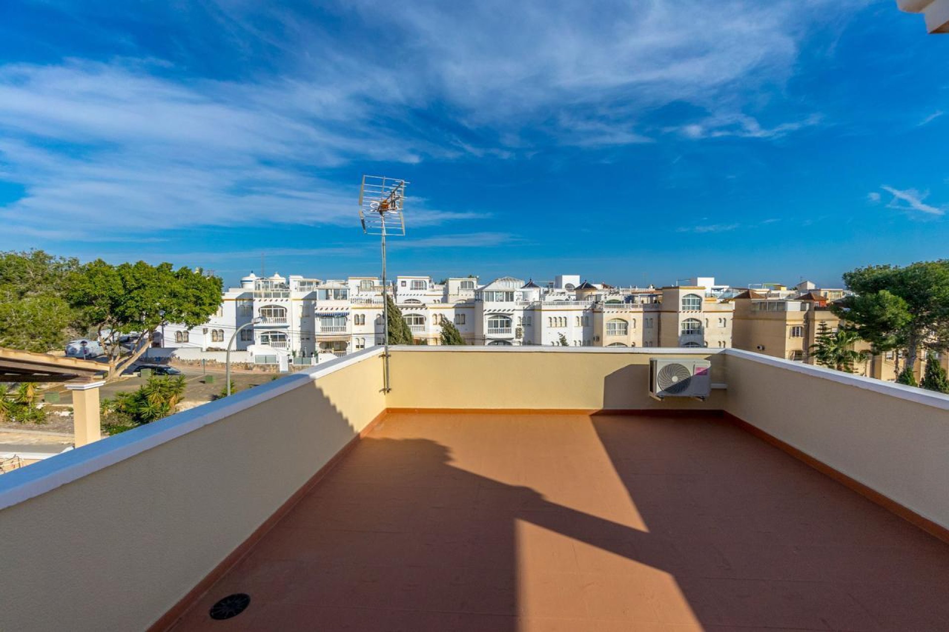 Återförsäljning - Detached villa -
Orihuela Costa - Las Filipinas