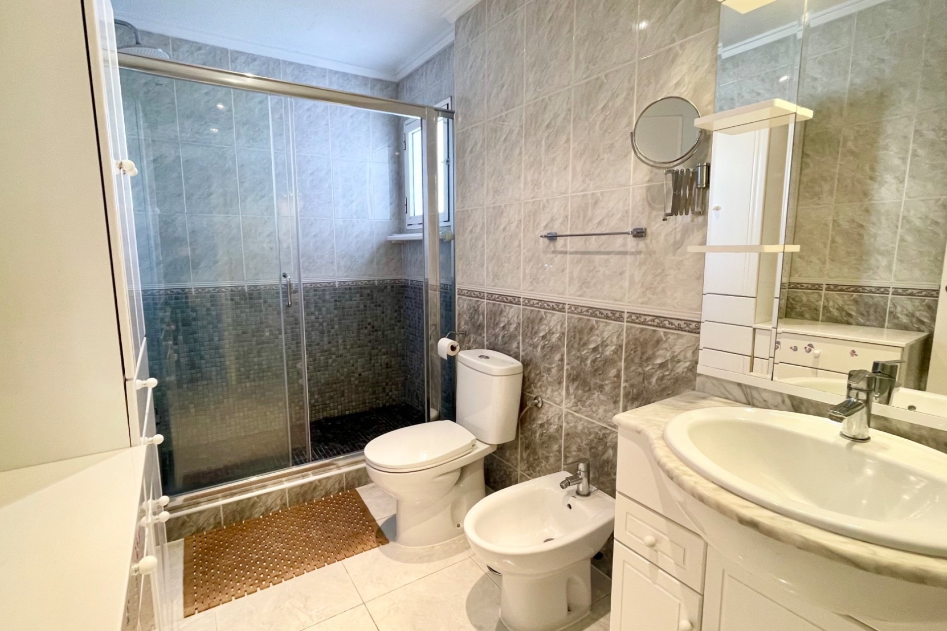 Återförsäljning - Detached villa -
Orihuela Costa - Los Altos