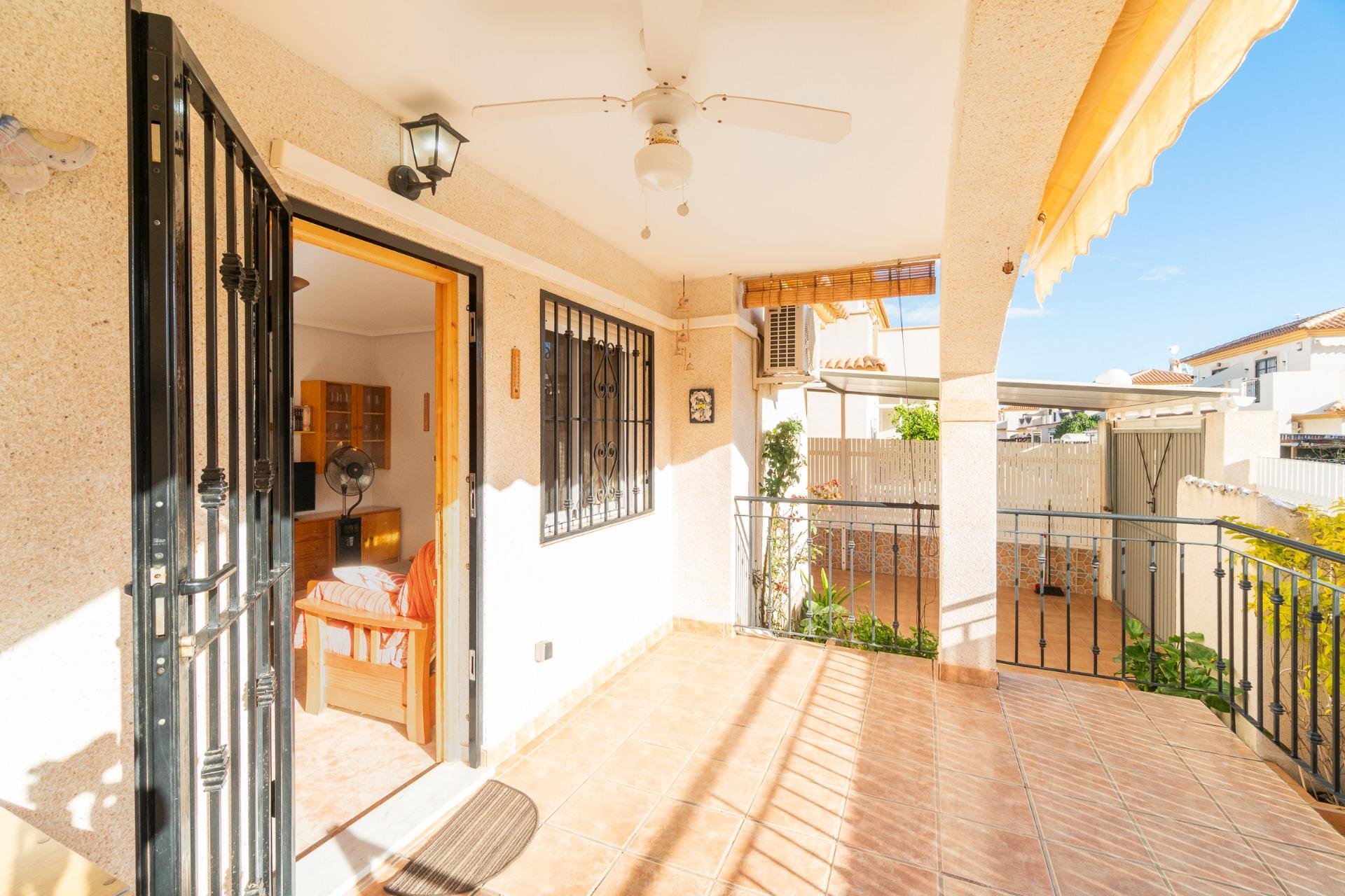 Återförsäljning - Detached villa -
Orihuela Costa - Playa Flamenca
