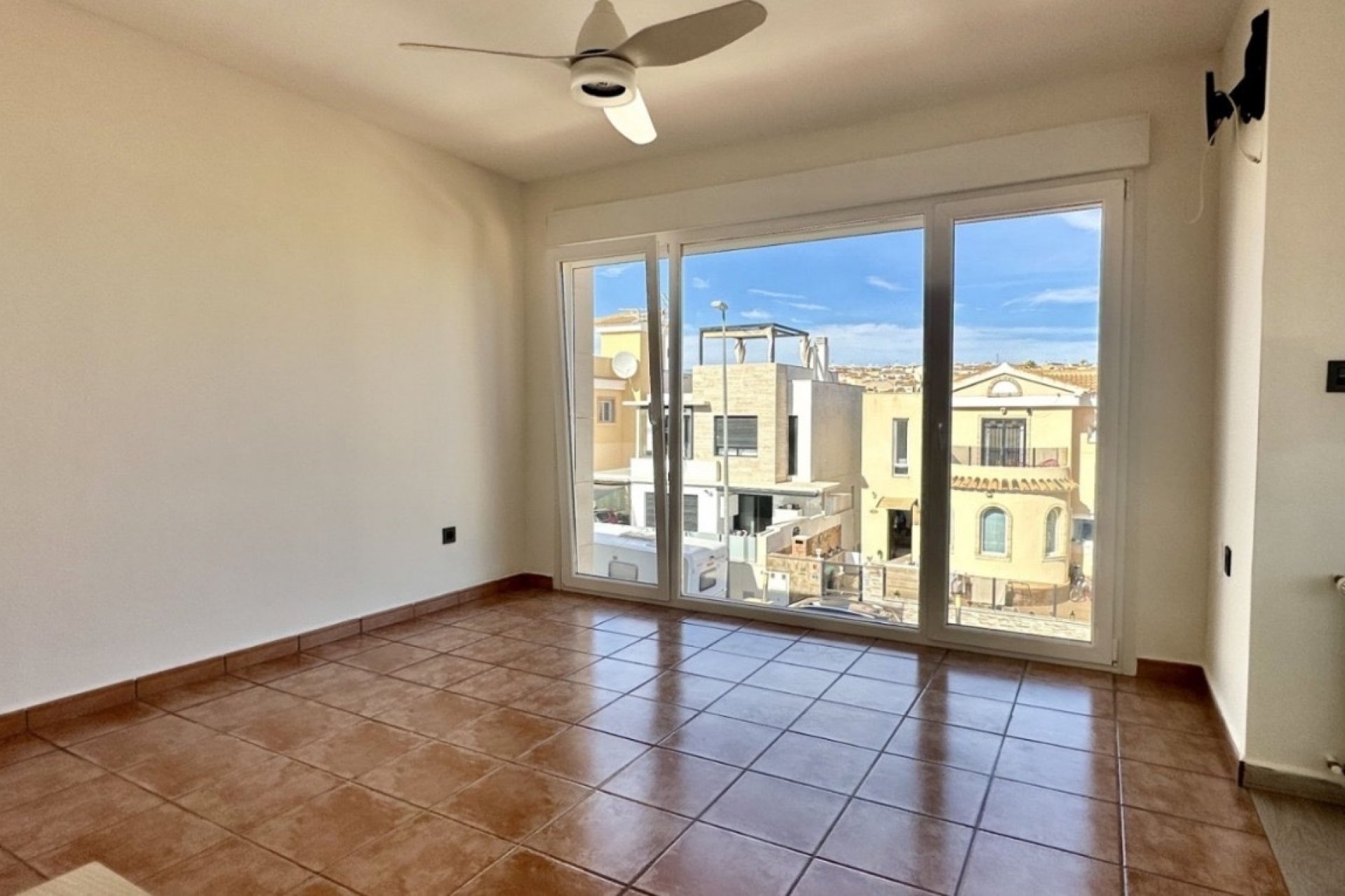 Återförsäljning - Detached villa -
Orihuela Costa - Villamartín