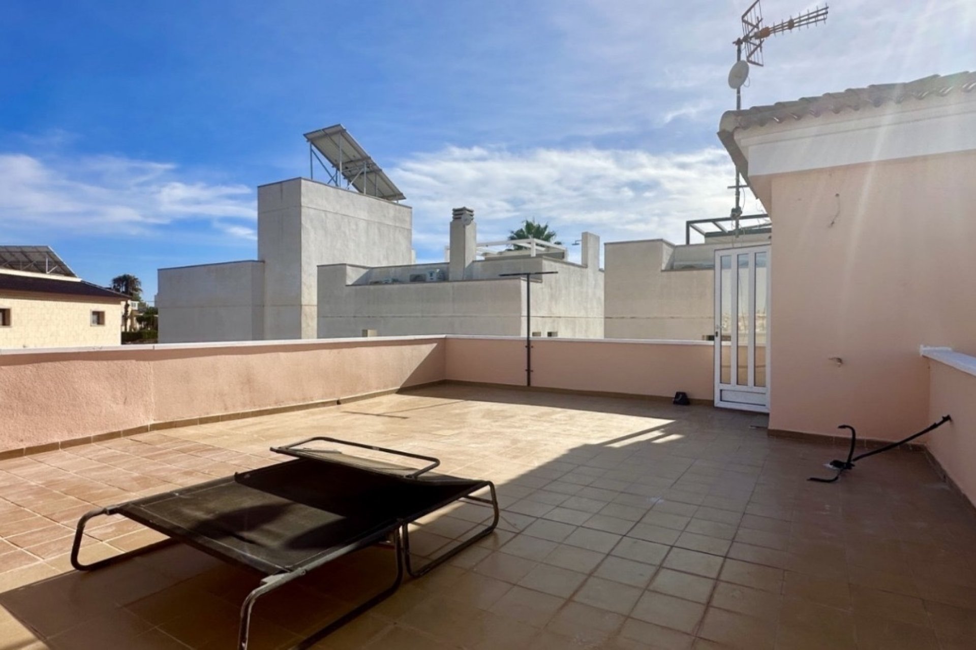 Återförsäljning - Detached villa -
Orihuela Costa - Villamartín