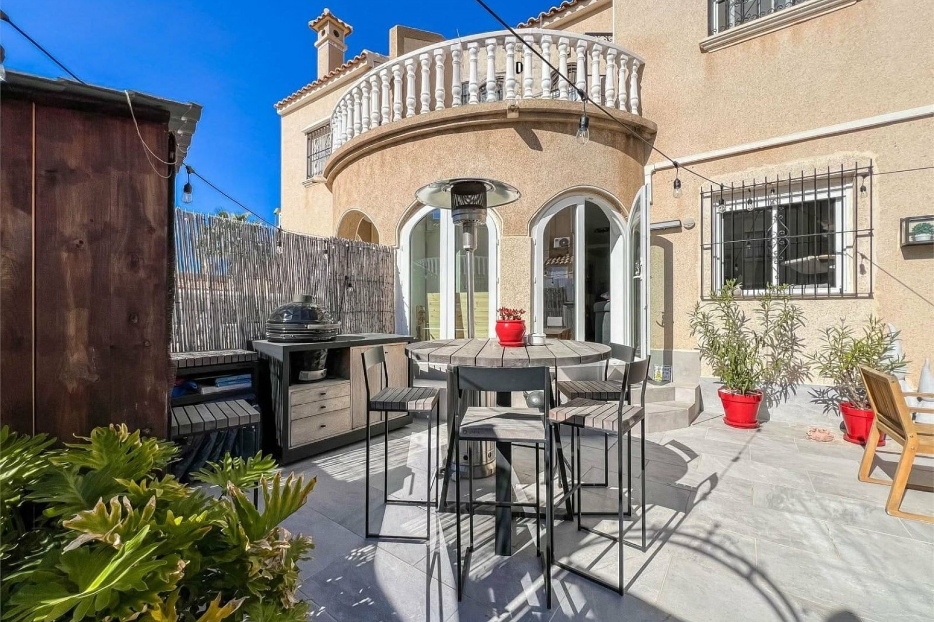 Återförsäljning - Detached villa -
Orihuela Costa - Villamartin