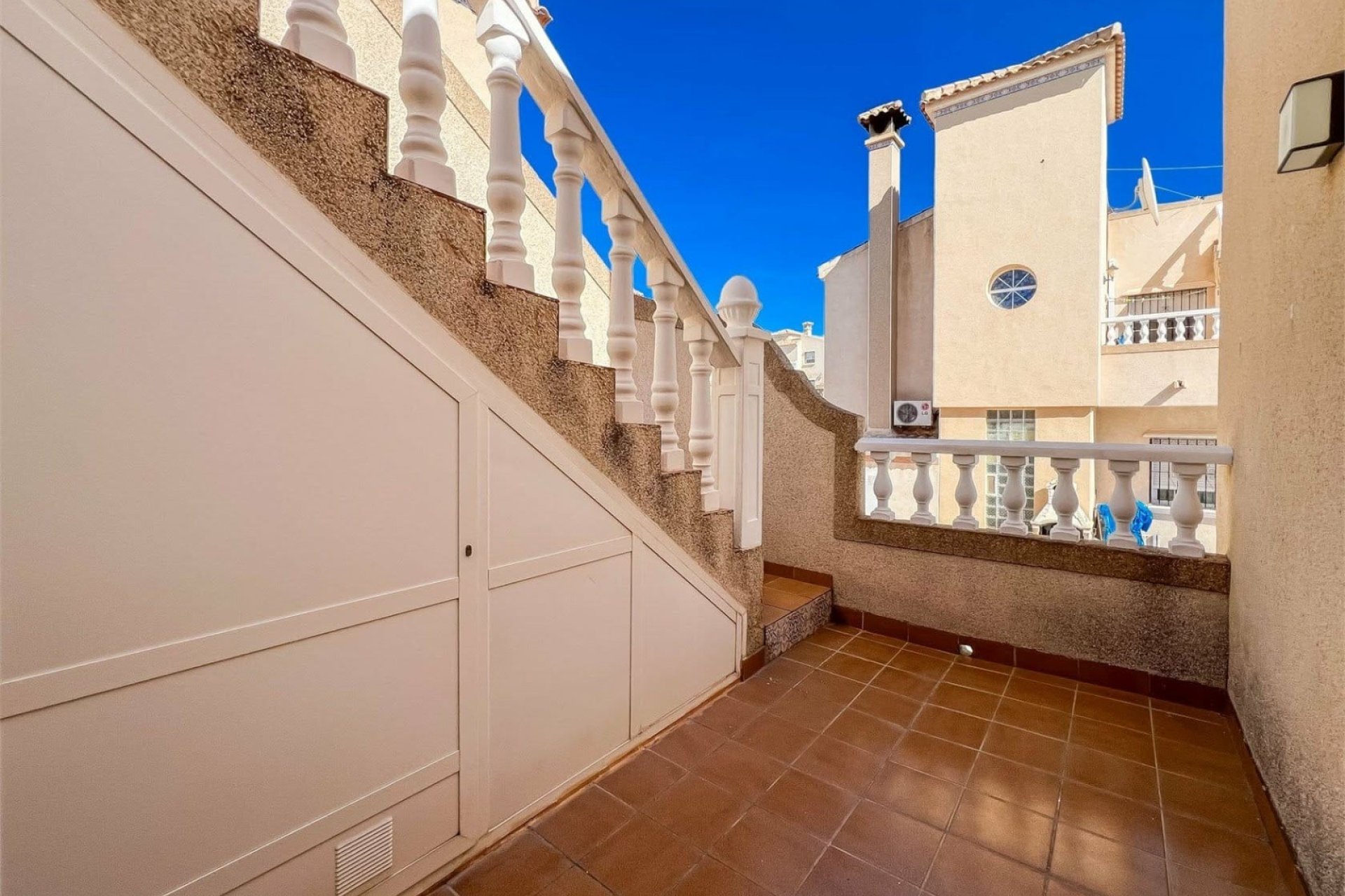 Återförsäljning - Detached villa -
Orihuela Costa - Villamartin