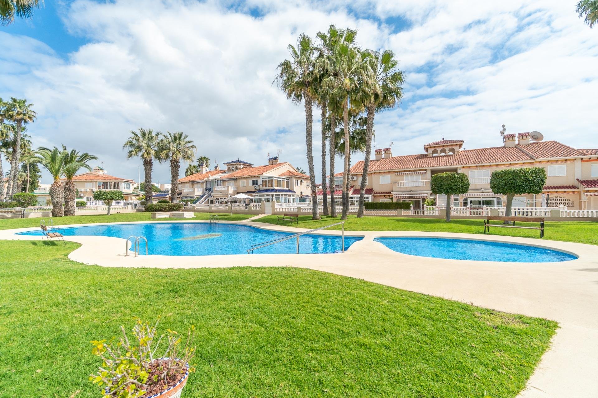 Återförsäljning - Detached villa -
Orihuela Costa - Zeniamar-Horizonte-La Campana