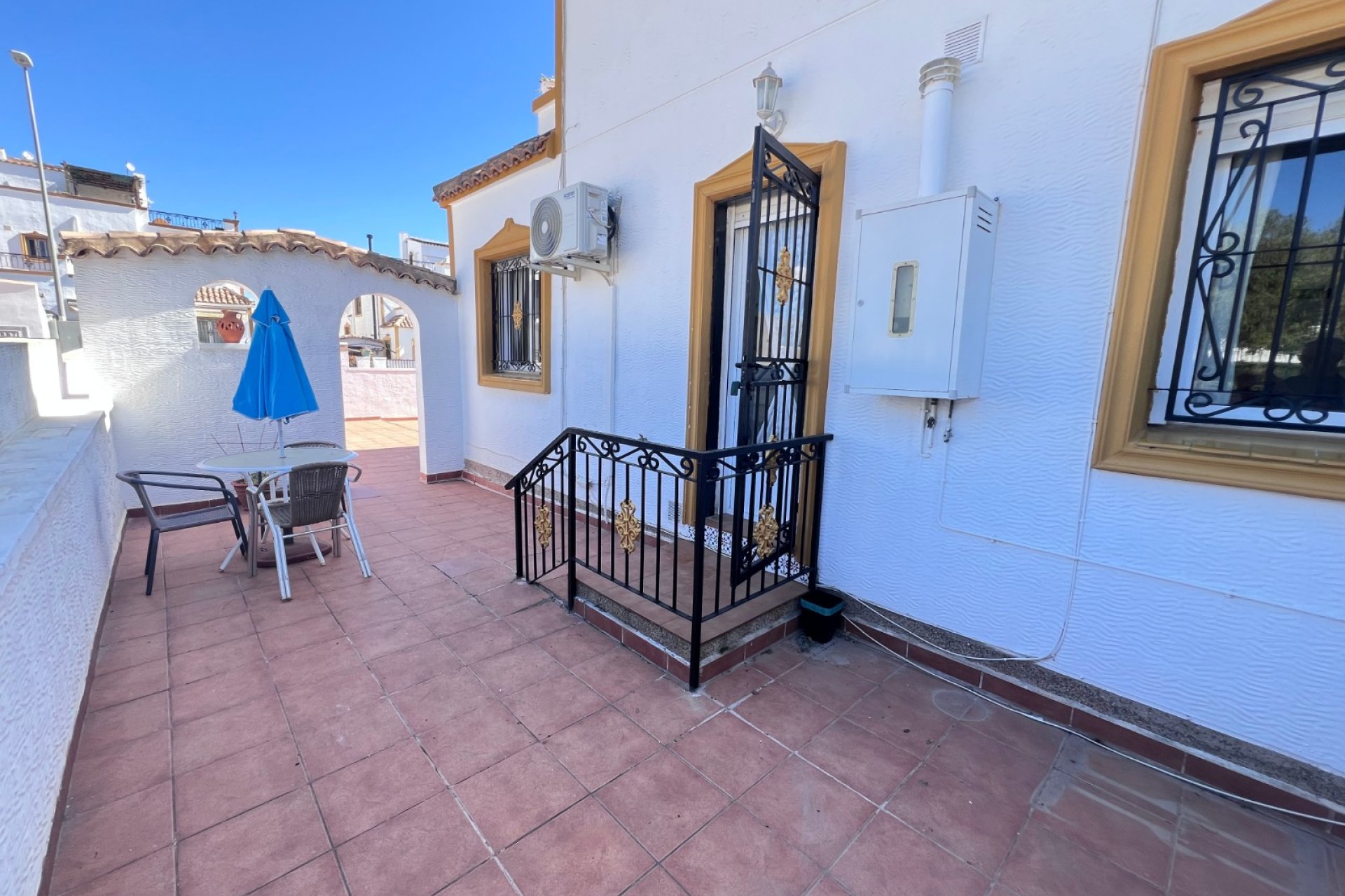 Återförsäljning - Detached villa -
Orihuela - Entre Naranjos Vistabella