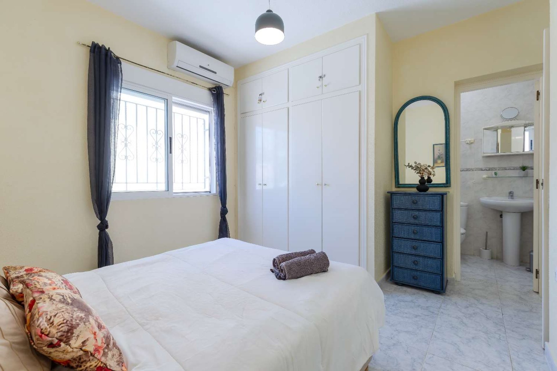 Återförsäljning - Detached villa -
Orihuela - Orihuela Costa