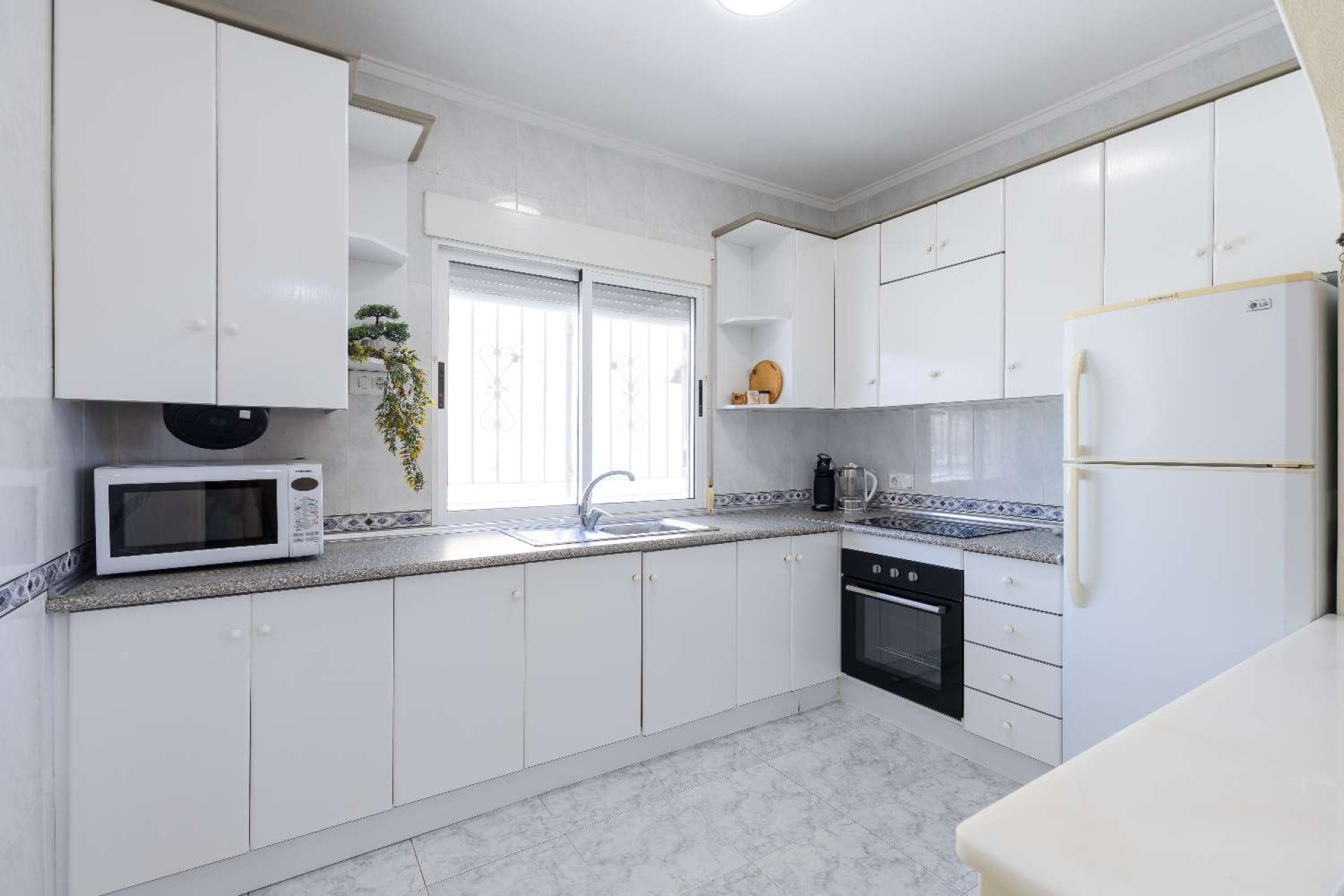 Återförsäljning - Detached villa -
Orihuela - Orihuela Costa