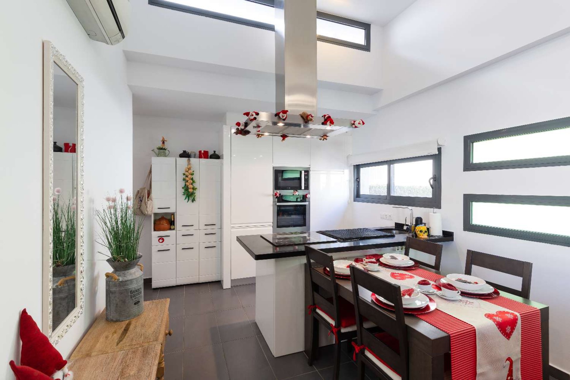 Återförsäljning - Detached villa -
Orihuela - Orihuela Costa