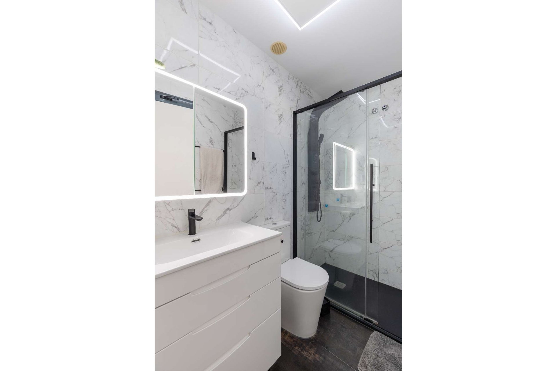 Återförsäljning - Detached villa -
Orihuela - Orihuela Costa