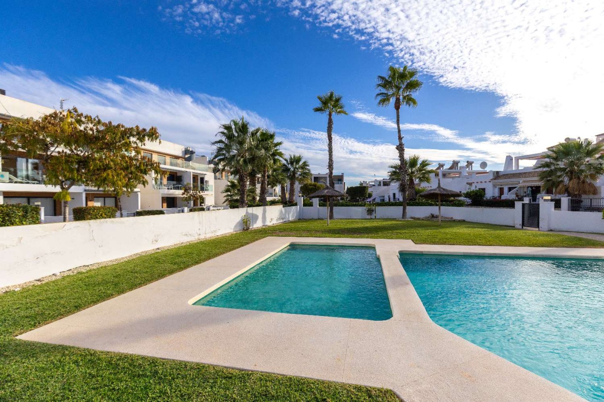 Återförsäljning - Detached villa -
Orihuela - Orihuela Costa