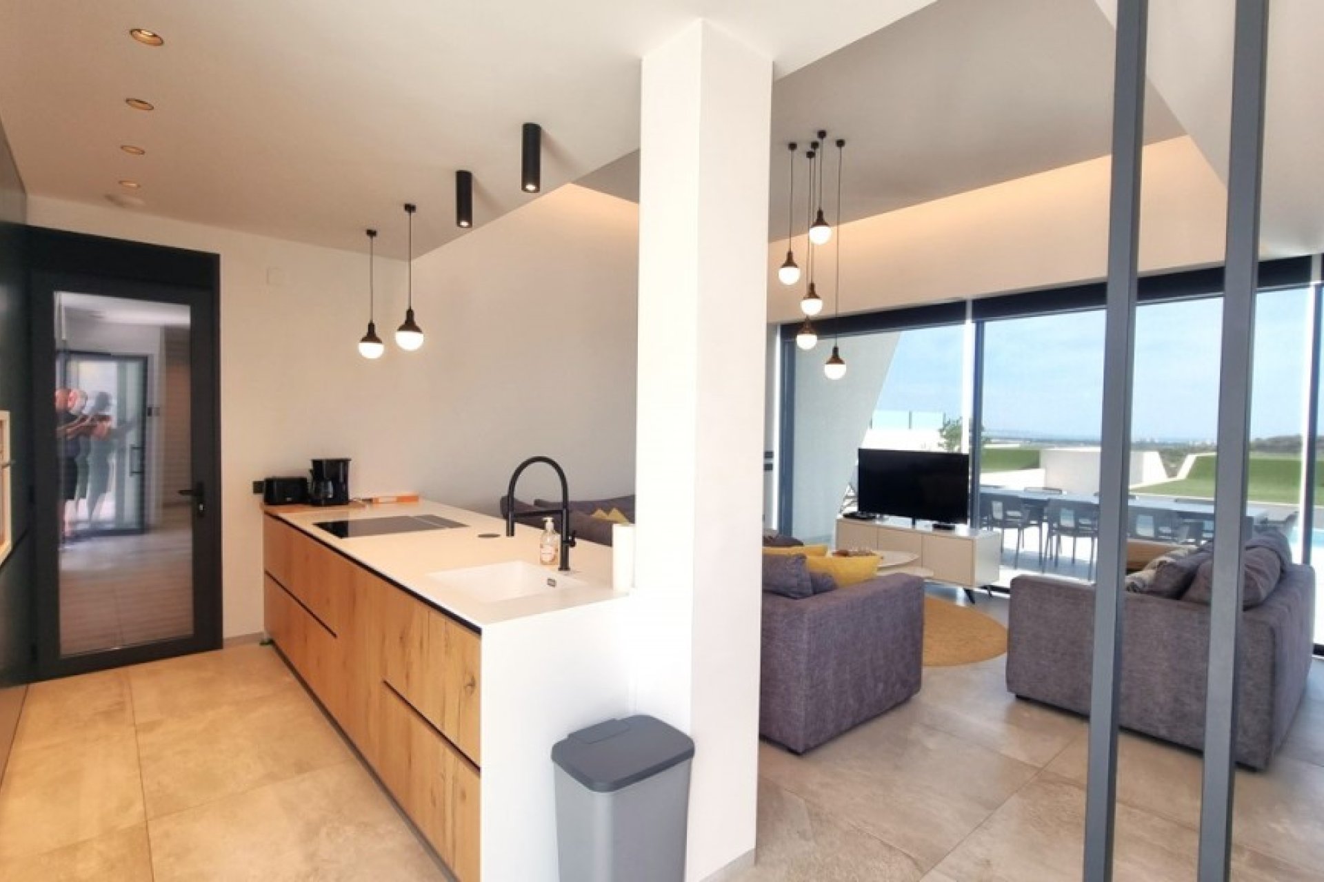 Återförsäljning - Detached villa -
Rojales