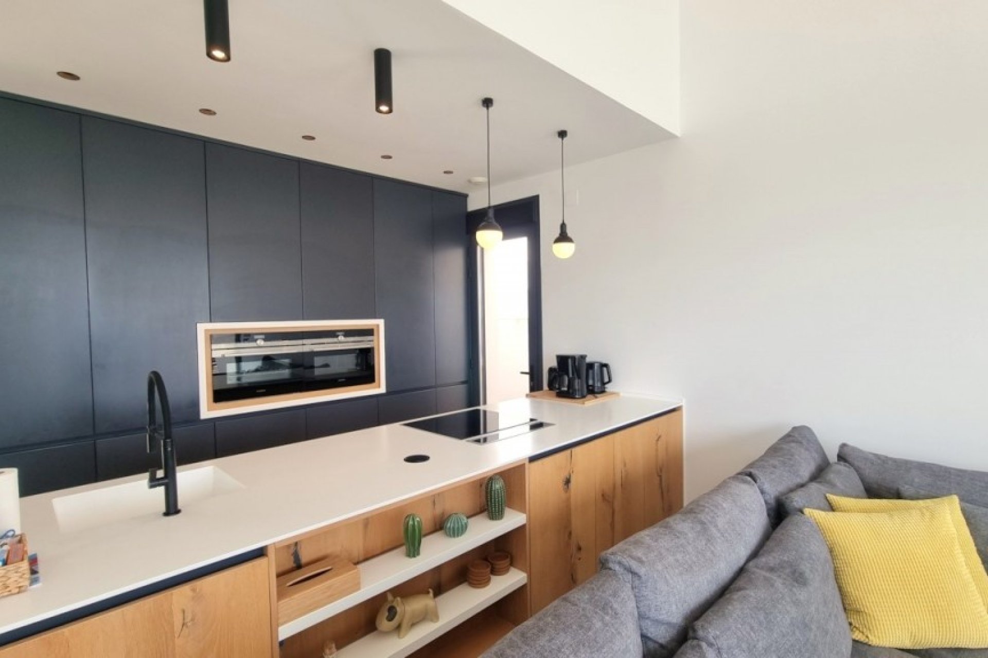 Återförsäljning - Detached villa -
Rojales