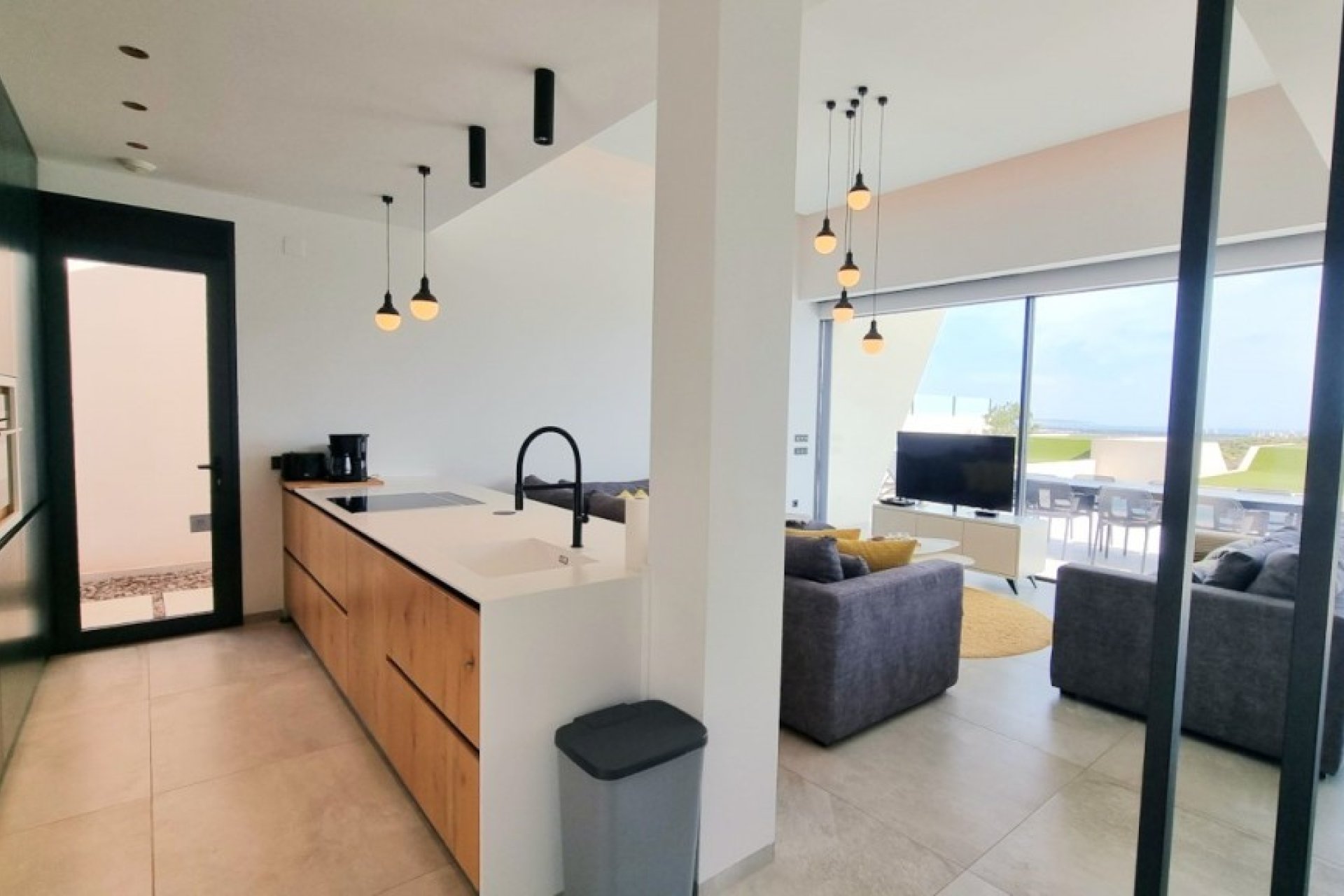 Återförsäljning - Detached villa -
Rojales