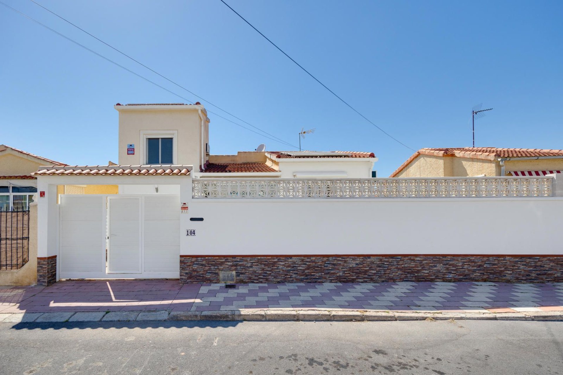 Återförsäljning - Detached villa -
San Fulgencio - La Marina