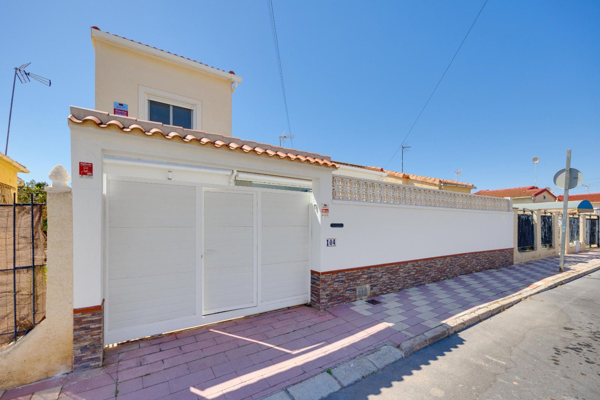 Återförsäljning - Detached villa -
San Fulgencio - La Marina