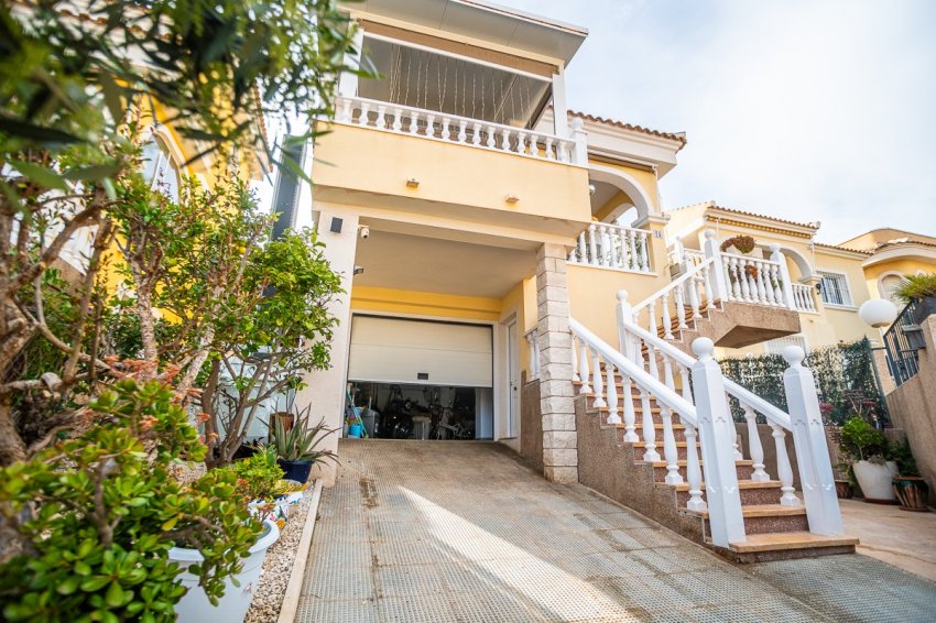 Återförsäljning - Detached villa -
San Fulgencio - urb.la marina