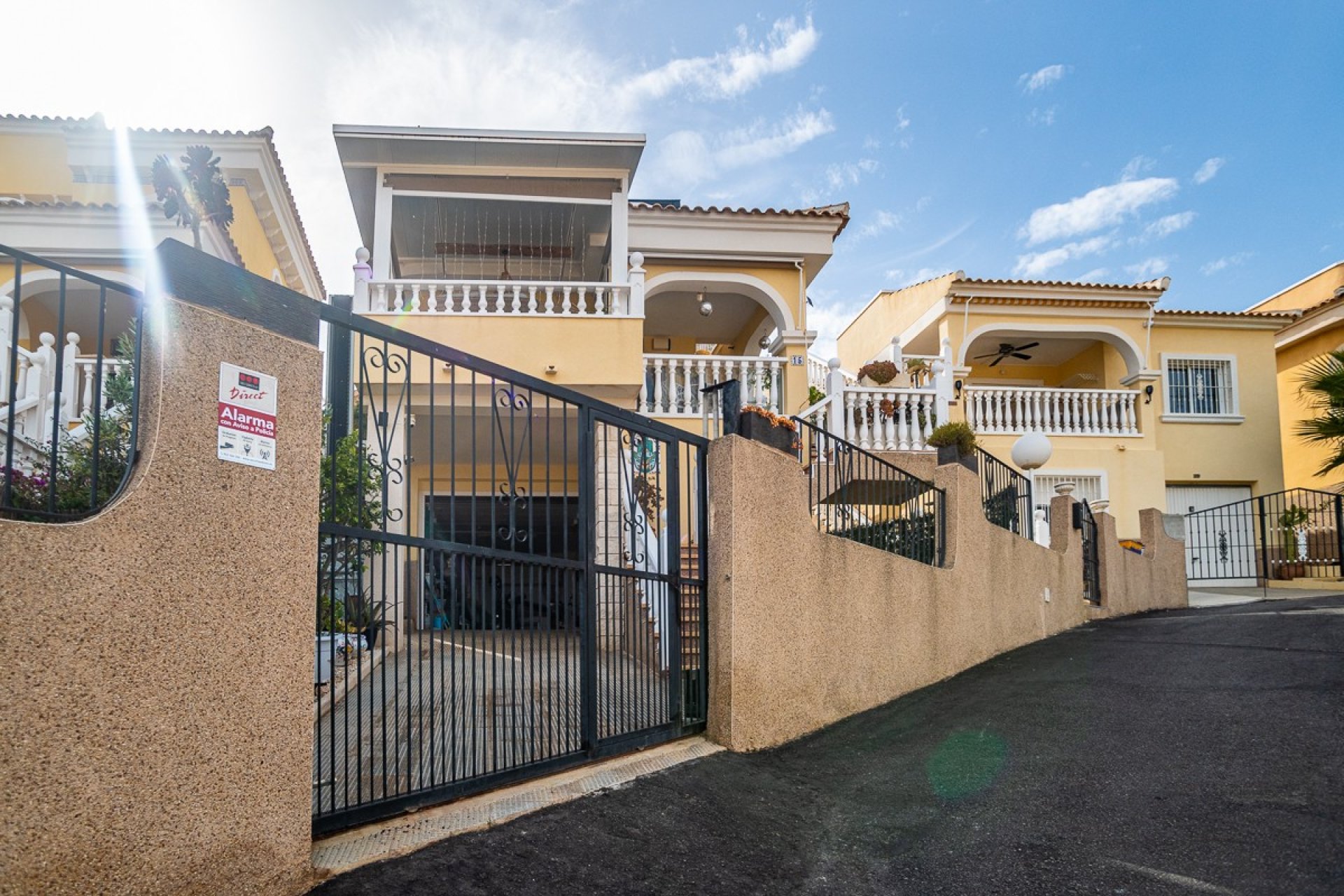 Återförsäljning - Detached villa -
San Fulgencio - urb.la marina