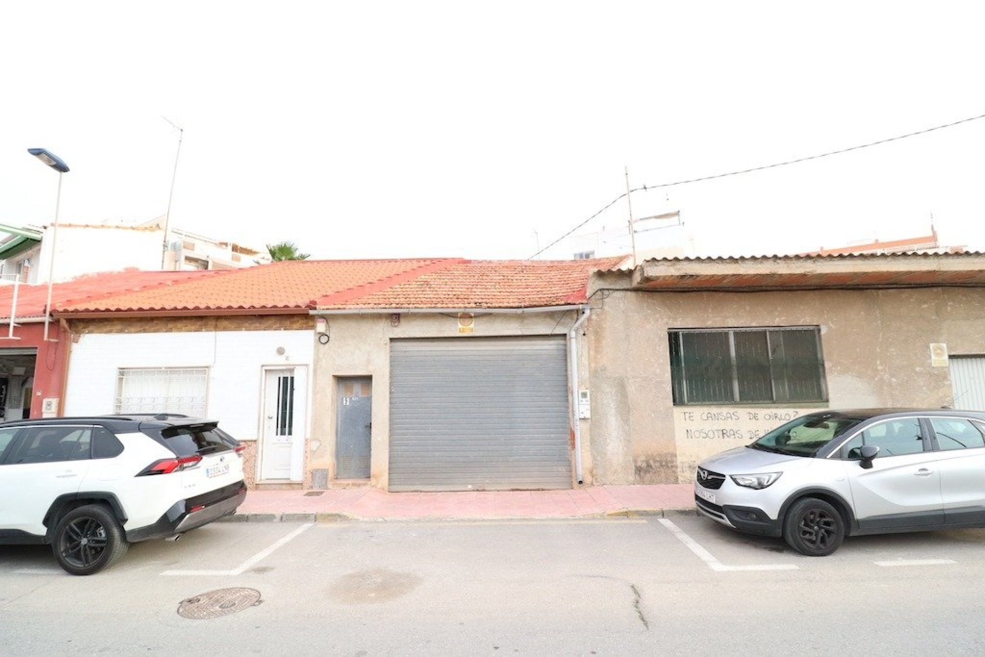 Återförsäljning - Detached villa -
Torrevieja - Acequion