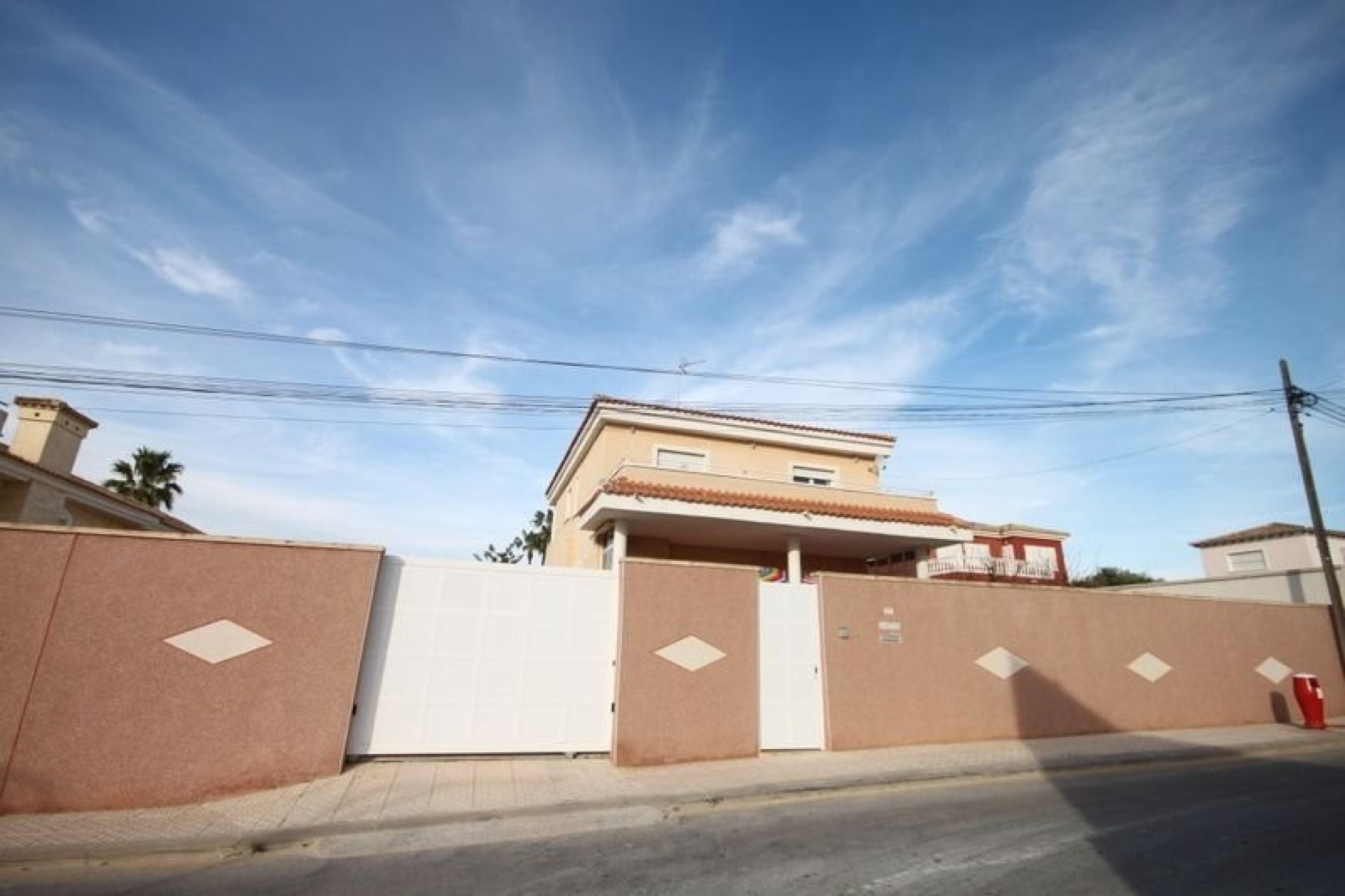 Återförsäljning - Detached villa -
Torrevieja - Aguas Nuevas