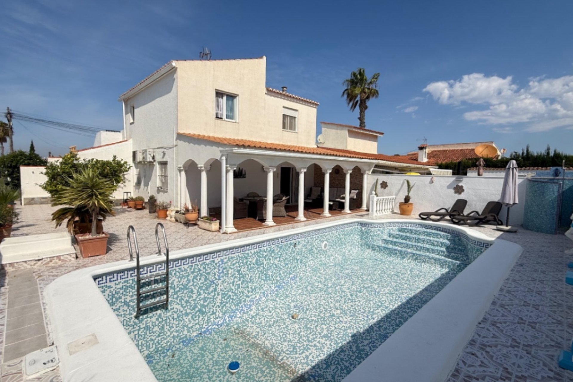 Återförsäljning - Detached villa -
Torrevieja - Costa Blanca Sur