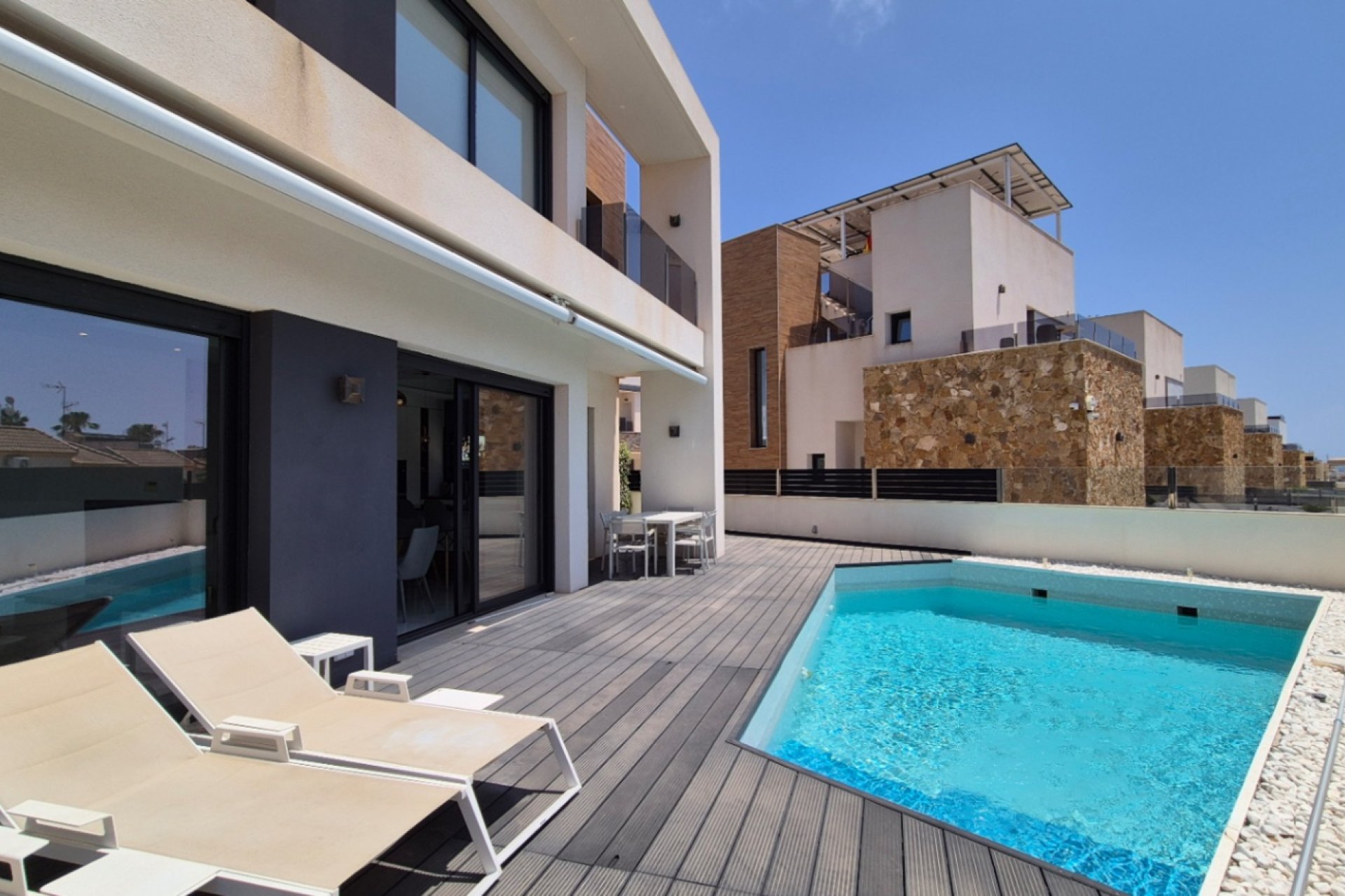 Återförsäljning - Detached villa -
Torrevieja - Costa Blanca Sur