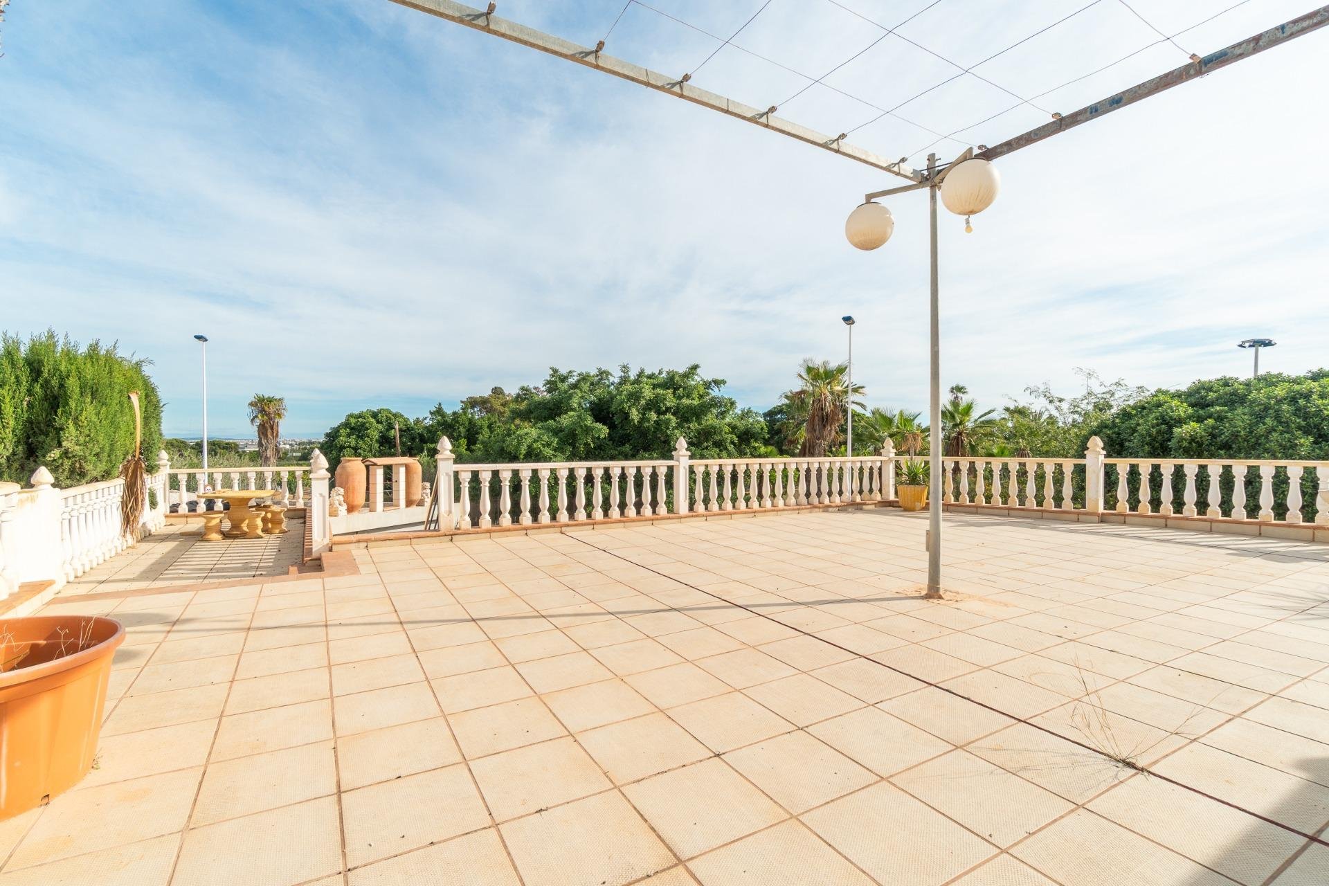 Återförsäljning - Detached villa -
Torrevieja - Orihuela costa