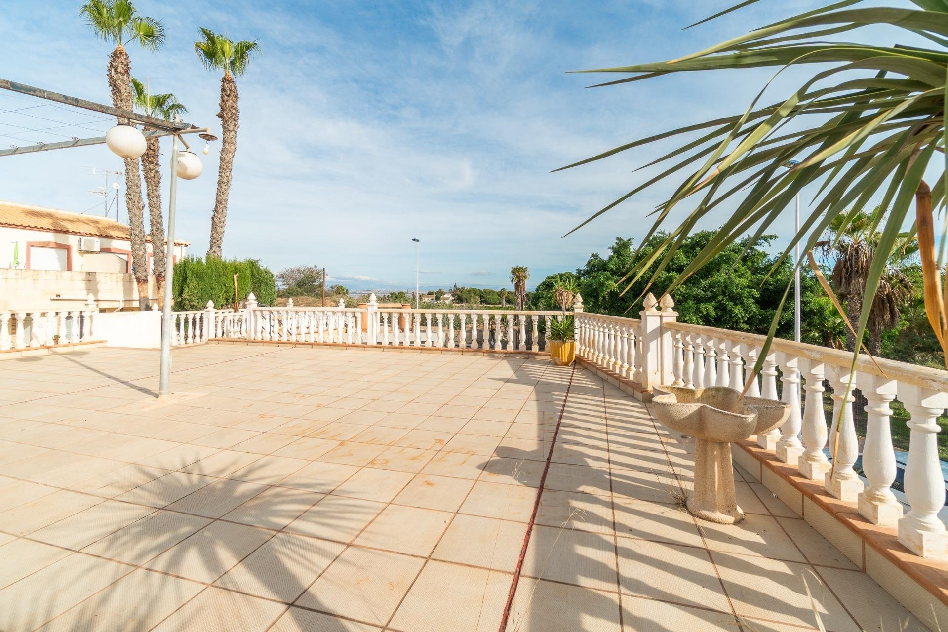 Återförsäljning - Detached villa -
Torrevieja - Orihuela costa