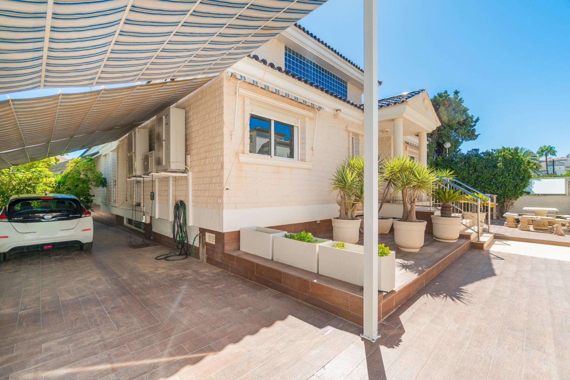 Återförsäljning - Detached villa -
Torrevieja - Torre la mata