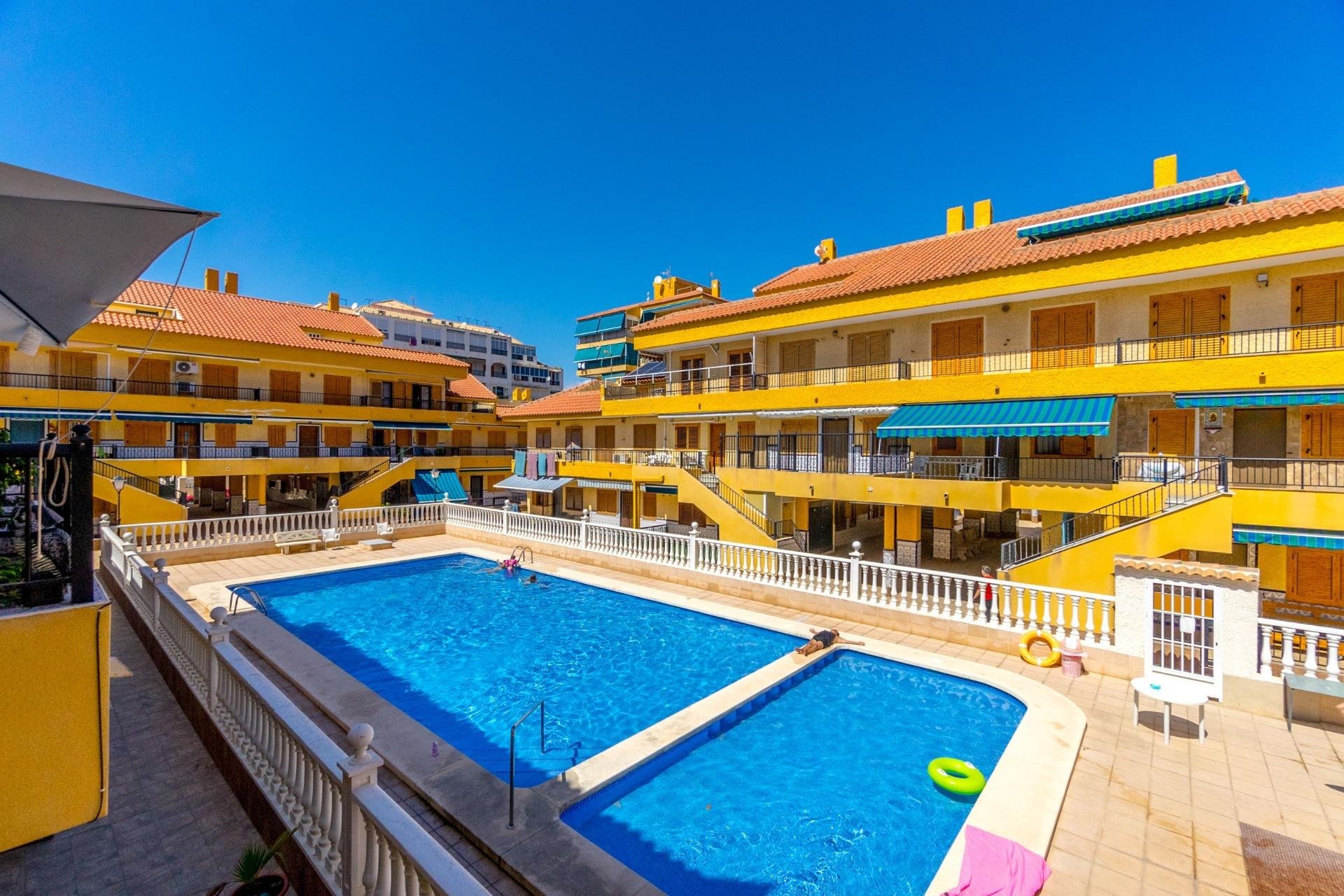 Återförsäljning - Duplex -
Torrevieja - La Mata