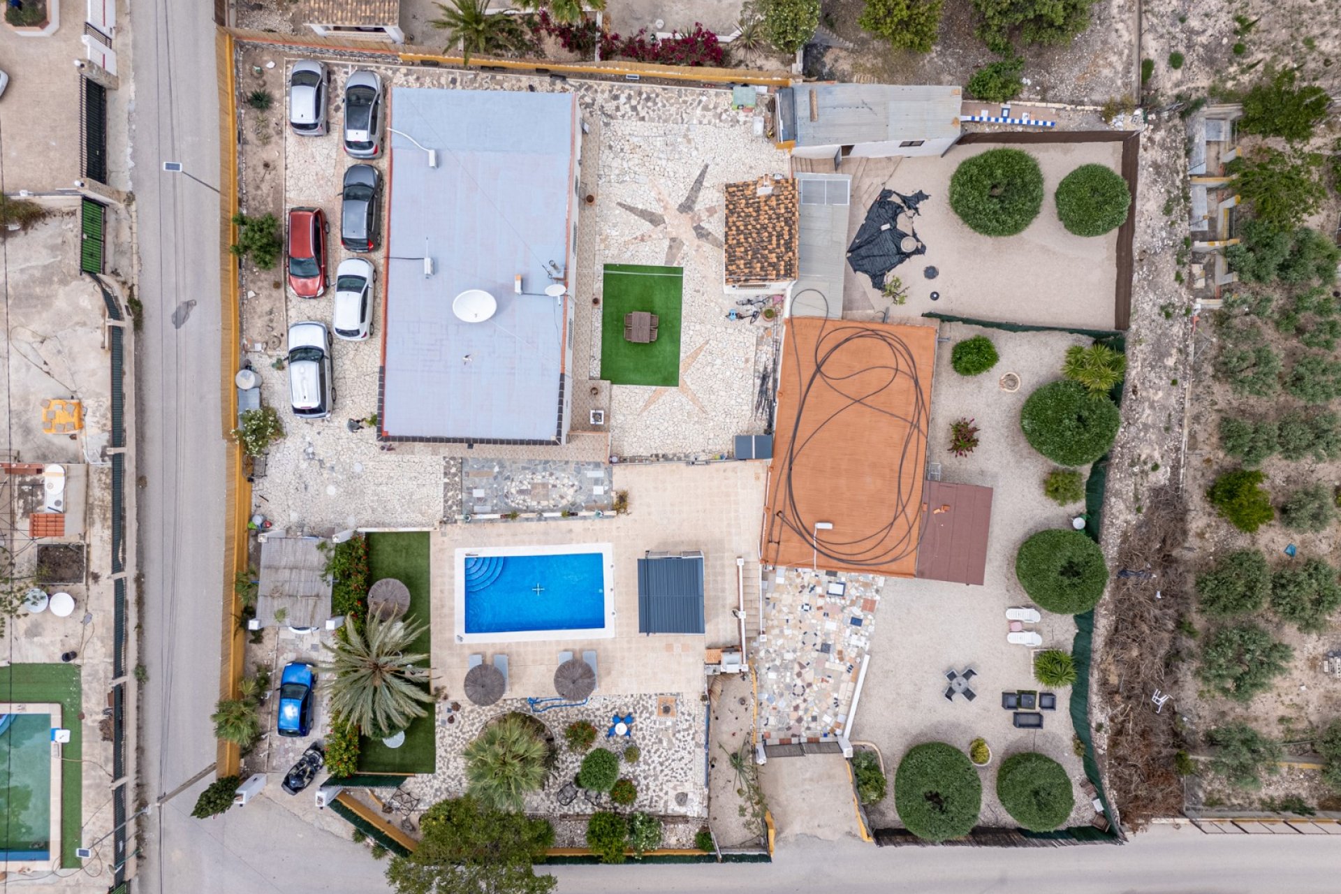 Återförsäljning - Finca -
Albatera