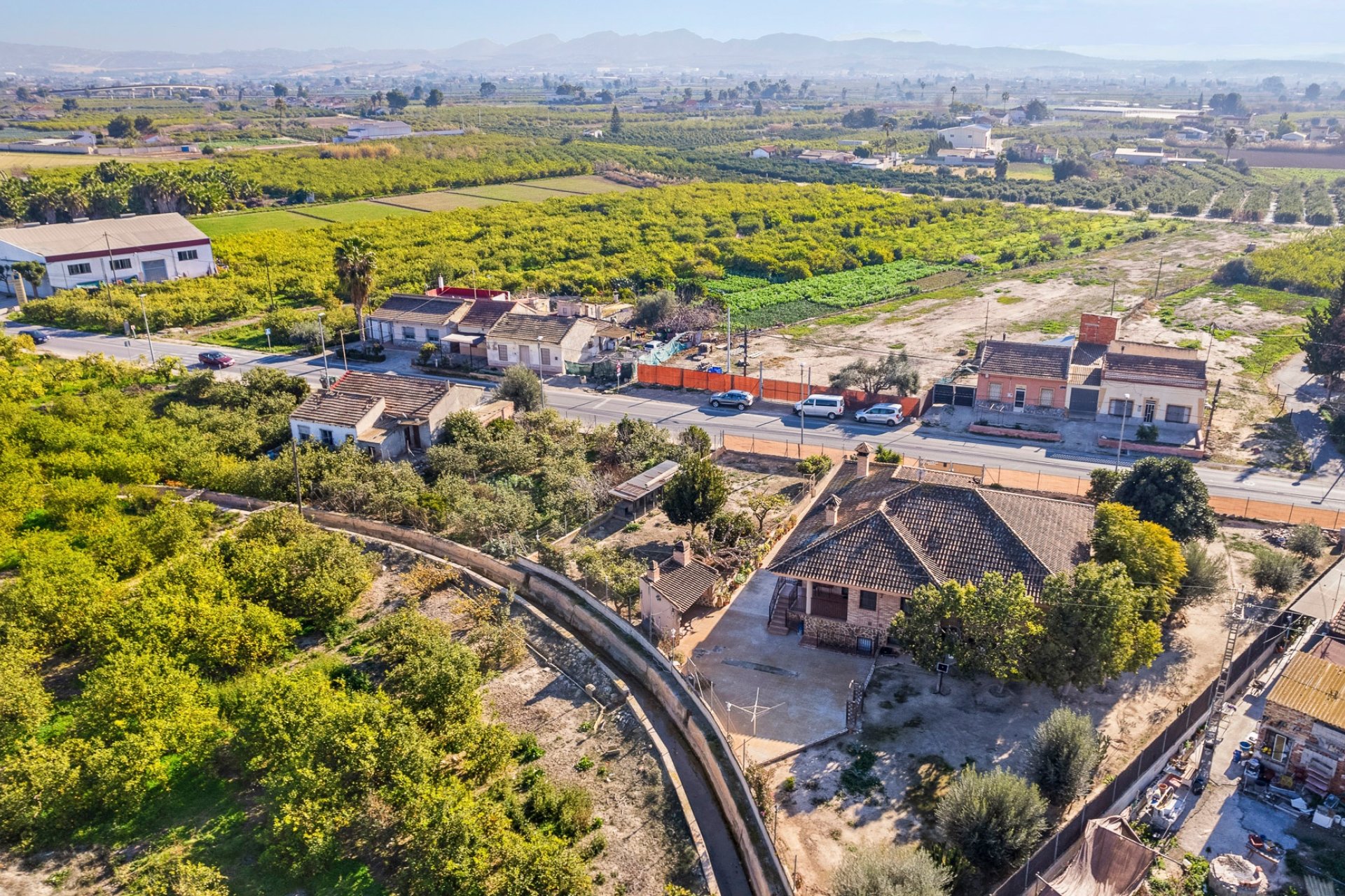 Återförsäljning - Finca -
Beniel - Carretera de Beniel