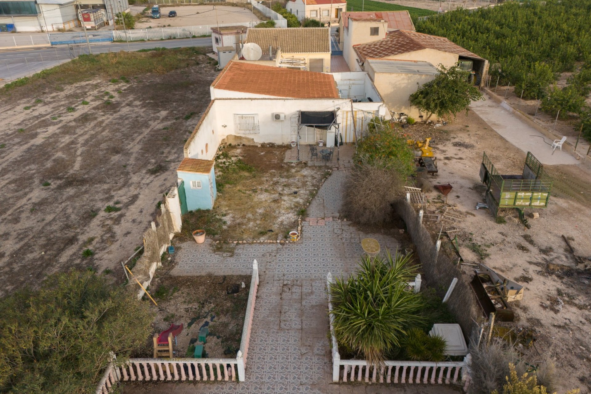 Återförsäljning - Finca / Country Property -
Orihuela