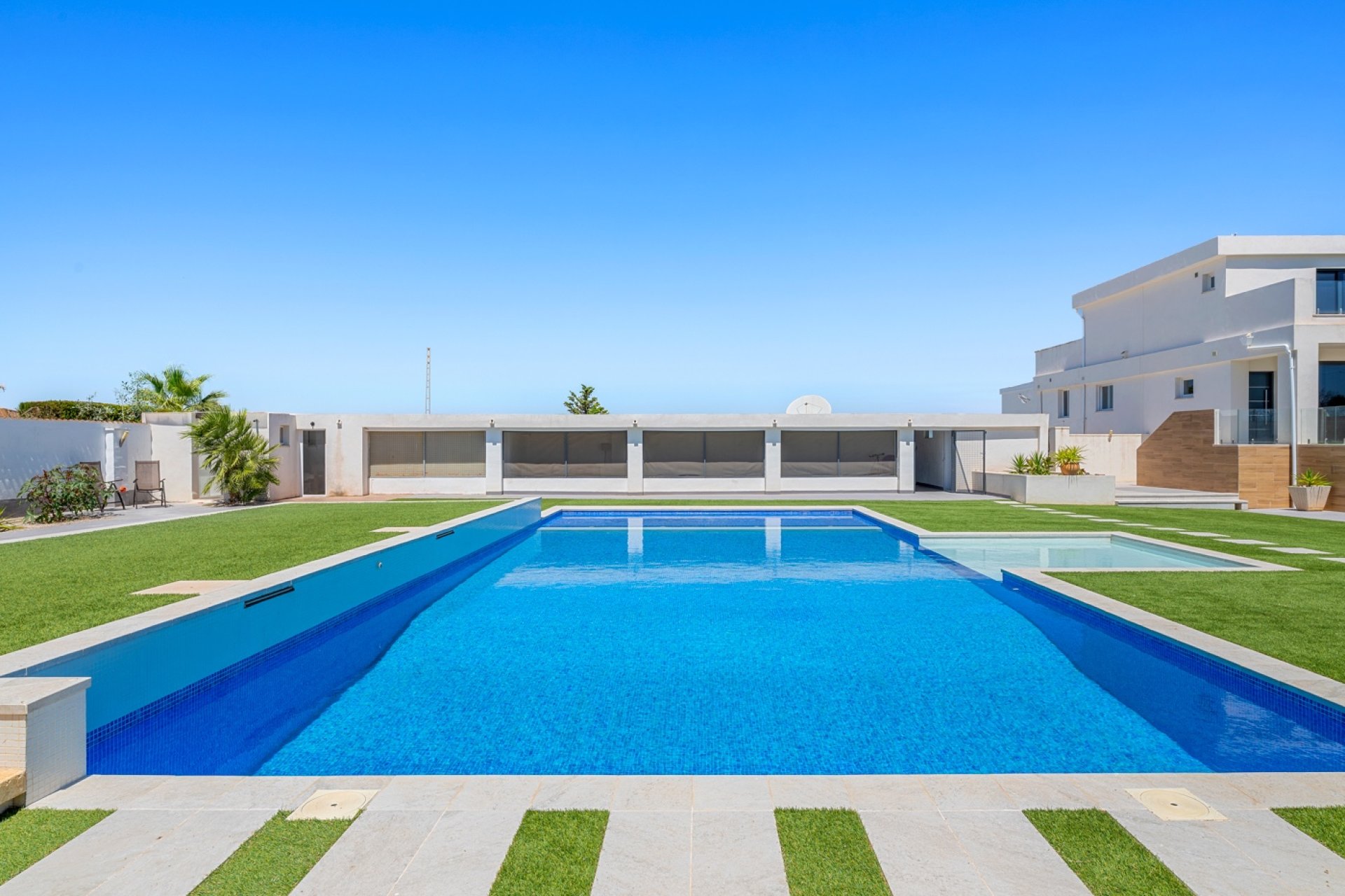 Återförsäljning - Finca -
Los Montesinos - La Herrada