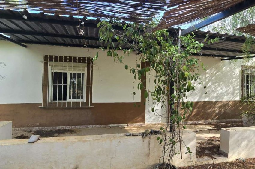 Återförsäljning - Finca -
Los Montesinos