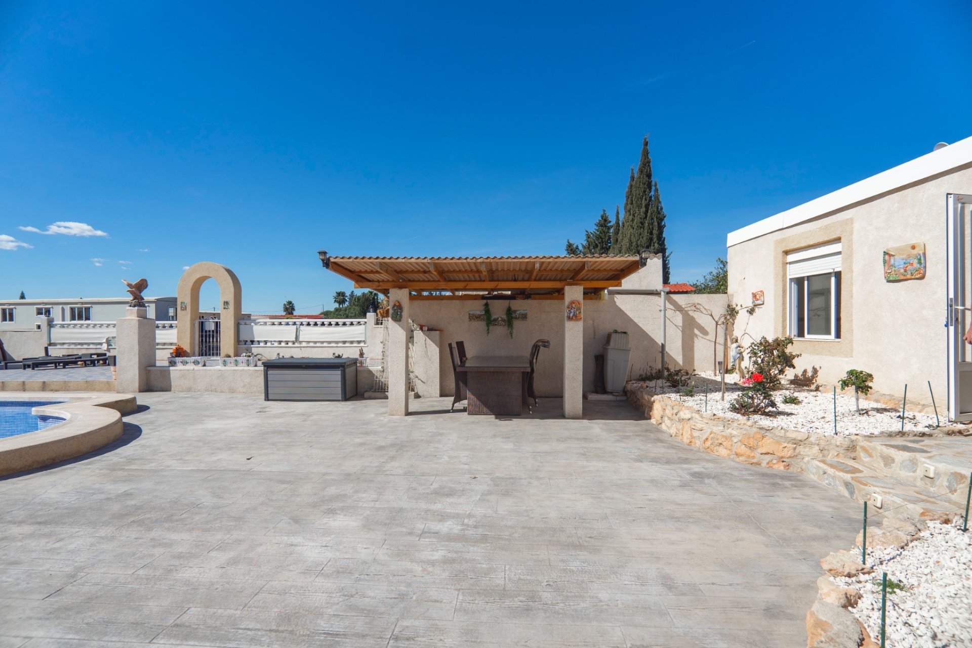 Återförsäljning - Finca -
Los Montesinos