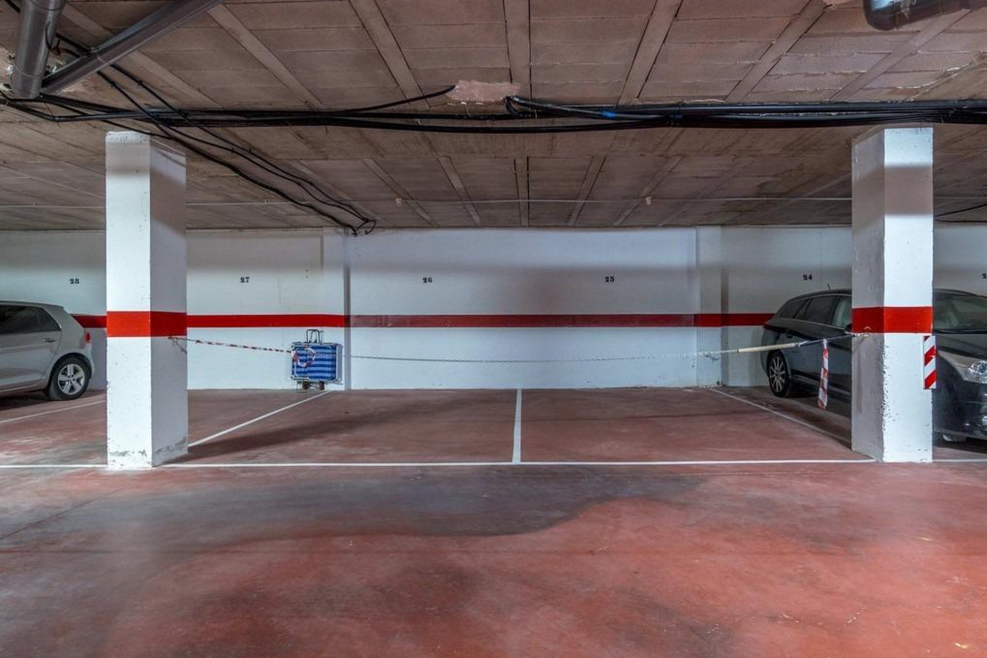 Återförsäljning - Garage -
Dehesa de campoamor - Altos de campoamor