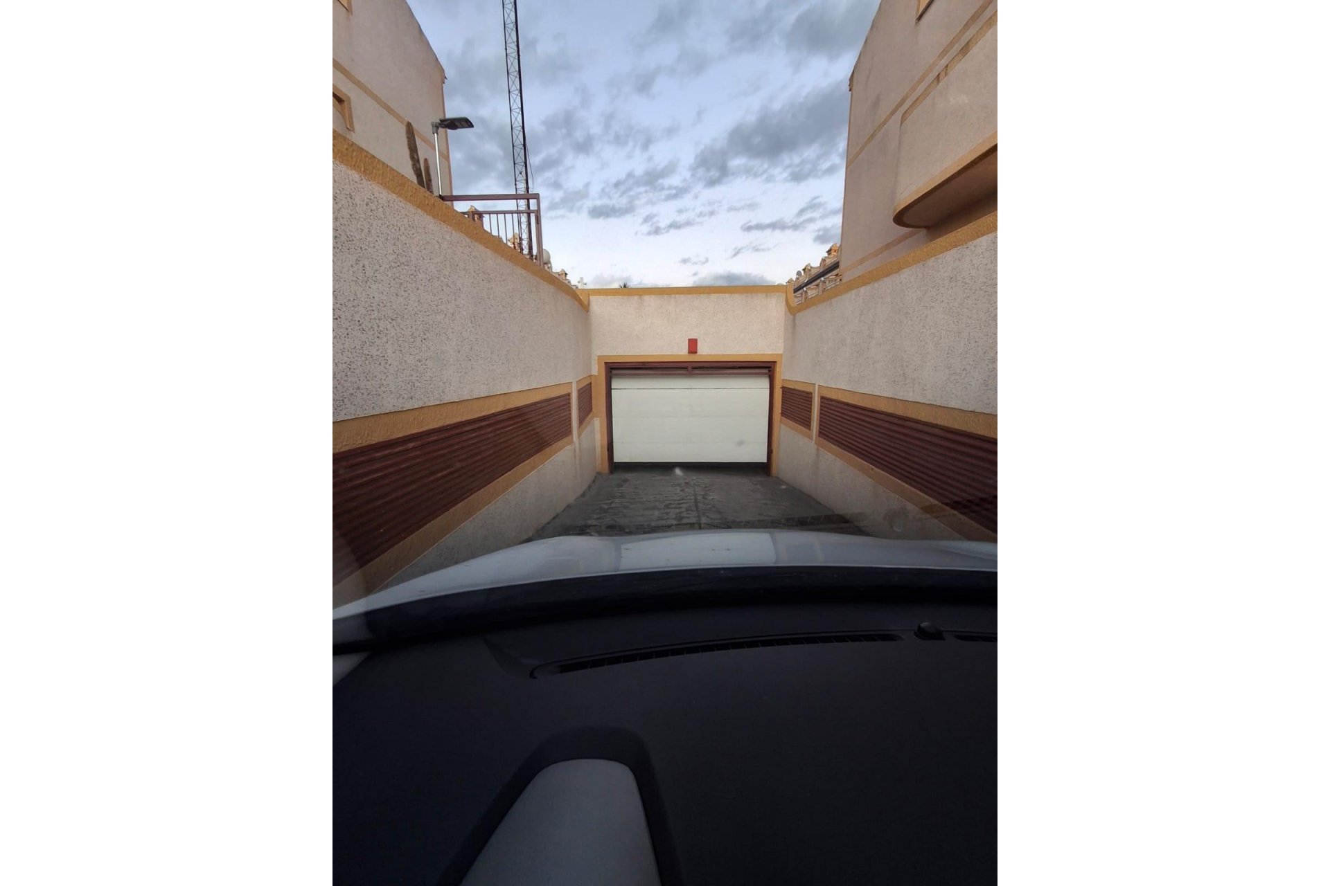 Återförsäljning - Garage -
Orihuela Costa - Los Almendros-La Florida