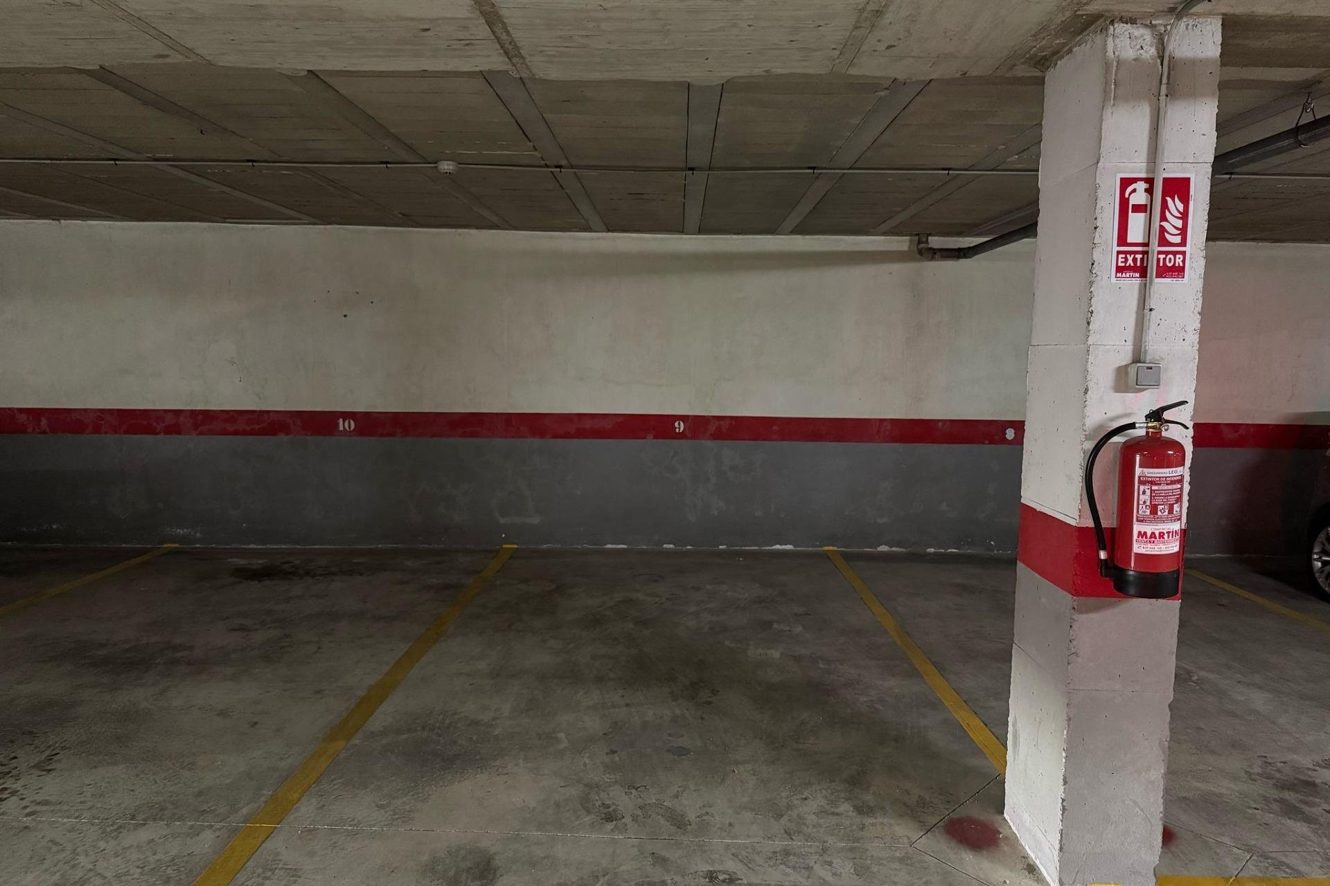 Återförsäljning - Garage -
Torrevieja - Center